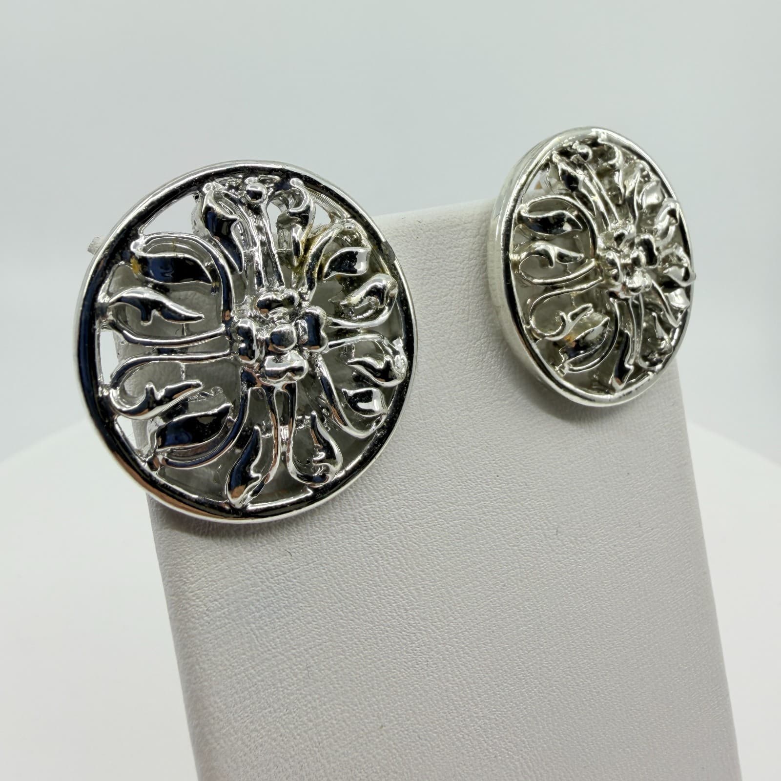 Silver Tone Metal Open Filigree Floral Circle Clip On Earrings Statement Boho - Thumbnail 2