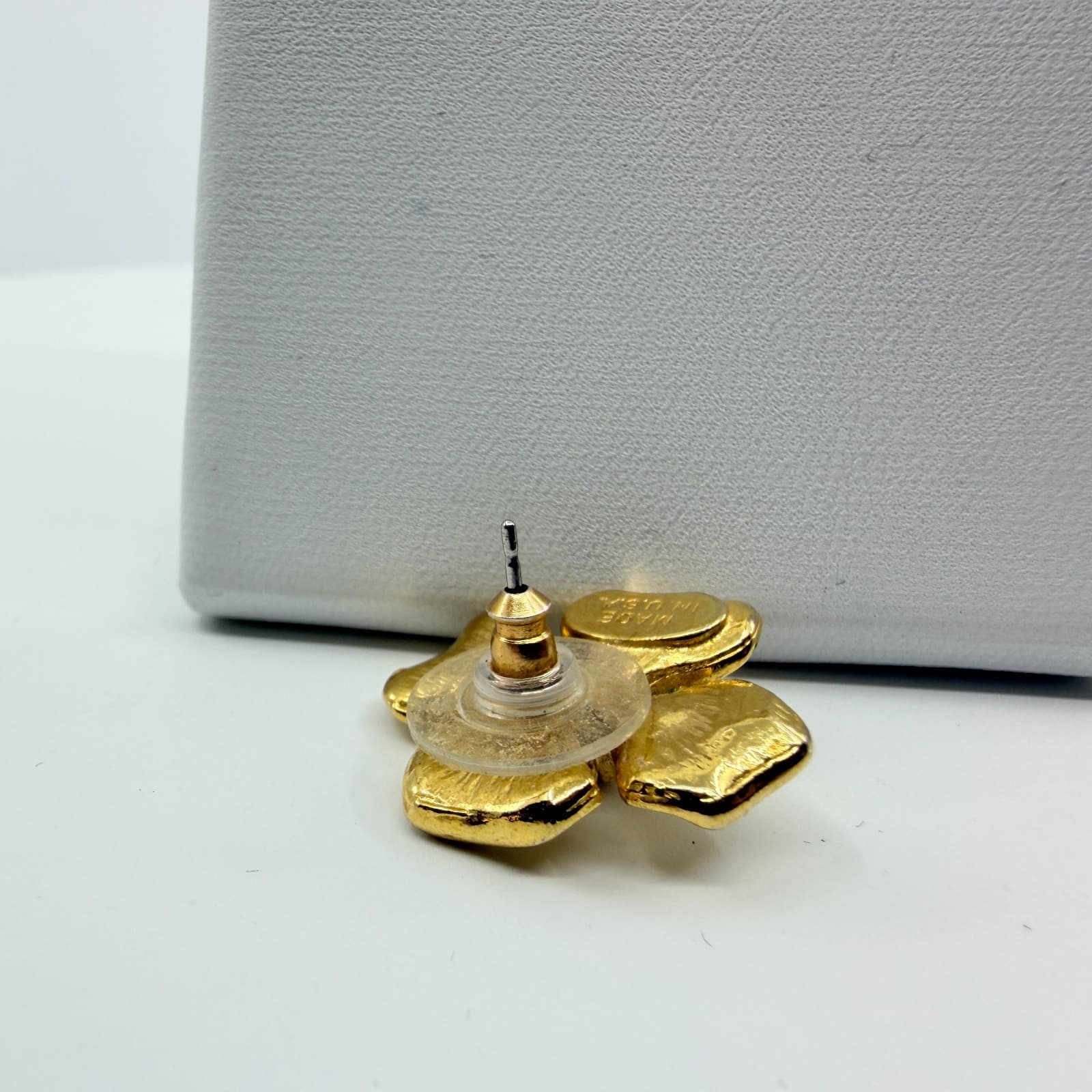 Vintage Cream Flower Stud Earrings Gold Tone Botanical Elegant Statement Jewelry - Thumbnail 7
