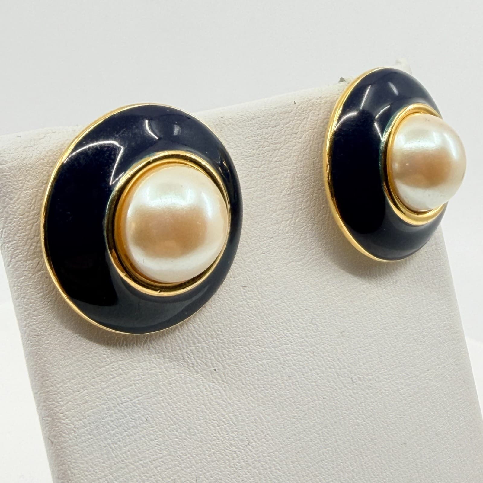 Vintage Navy Enamel Pearl Stud Earrings Gold Tone Classic Statement Jewelry 80s - Thumbnail 4