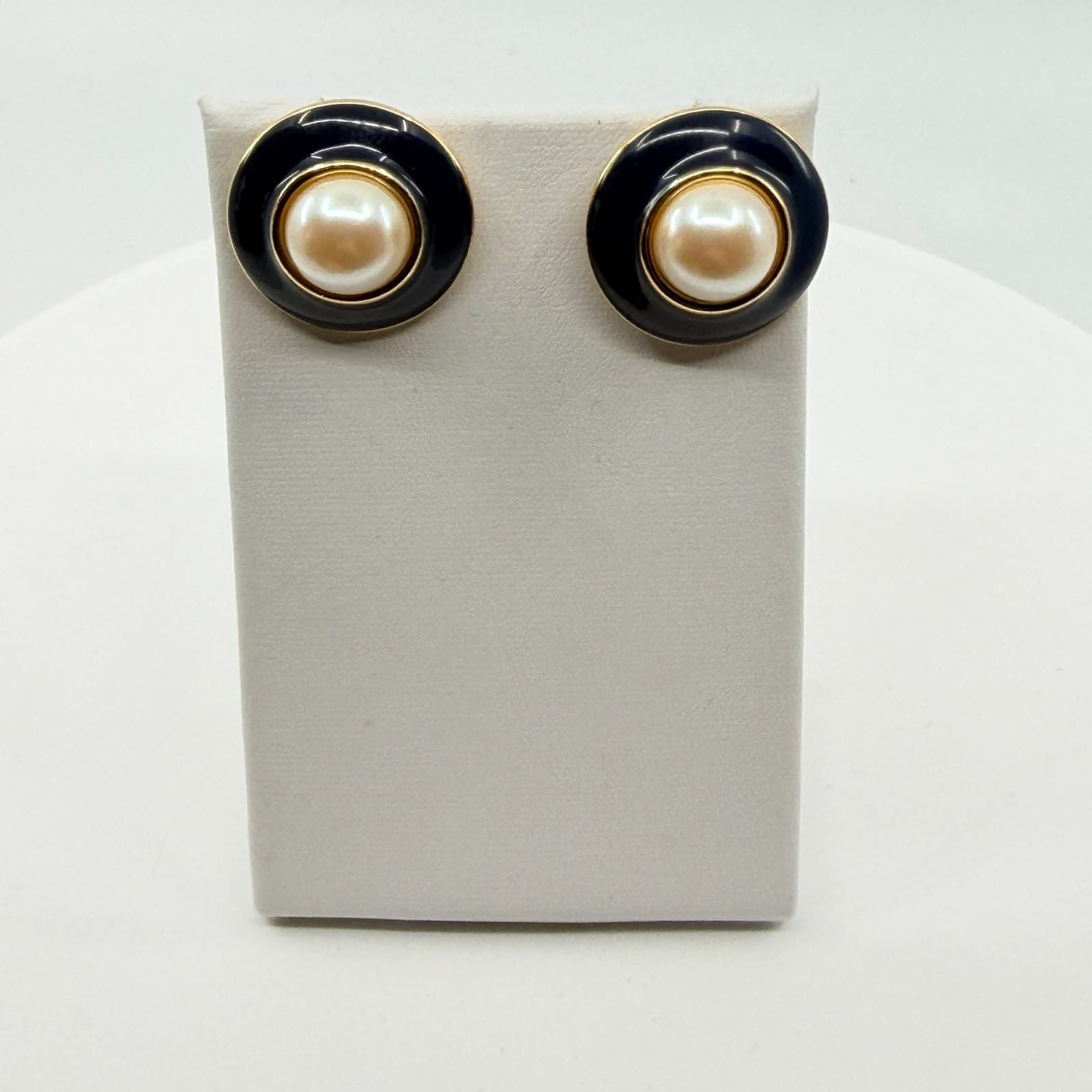 Vintage Navy Enamel Pearl Stud Earrings Gold Tone Classic Statement Jewelry 80s - Thumbnail 7