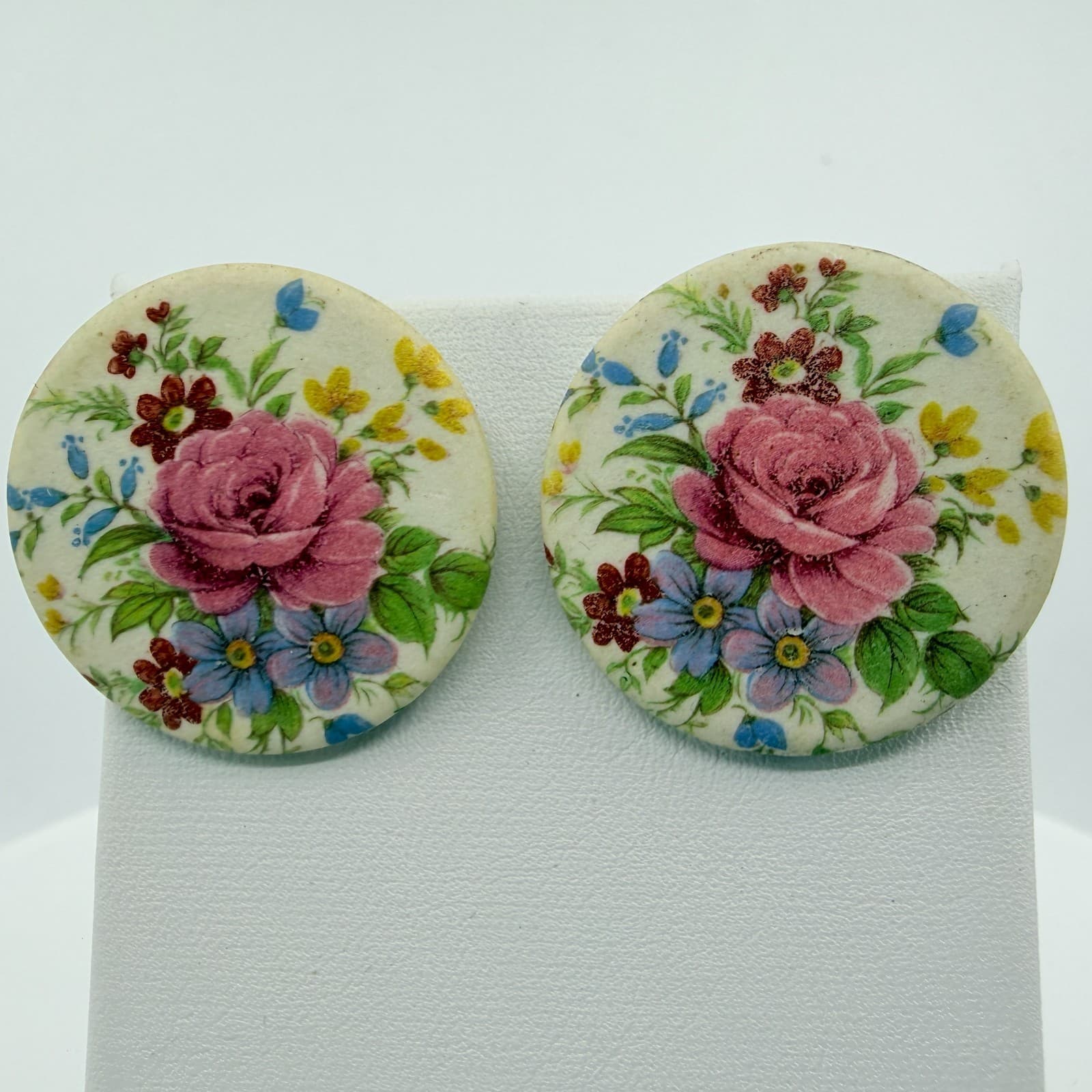 Cottagecore Floral Porcelain Stud Earrings Romantic Rose Botanical Gold Tone 80s - Thumbnail 4