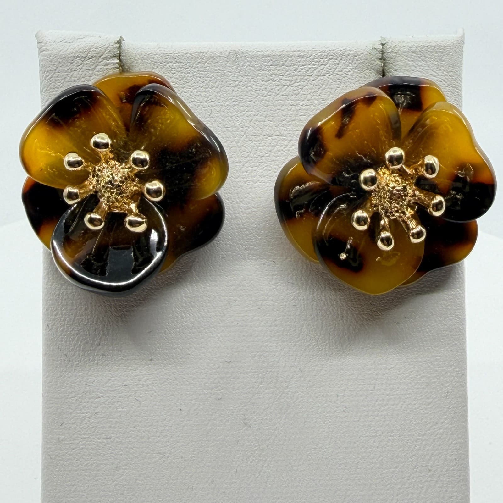 Tortoiseshell Flower Stud Earrings Gold Tone Petal Statement Boutique Chic Gift - Thumbnail 6