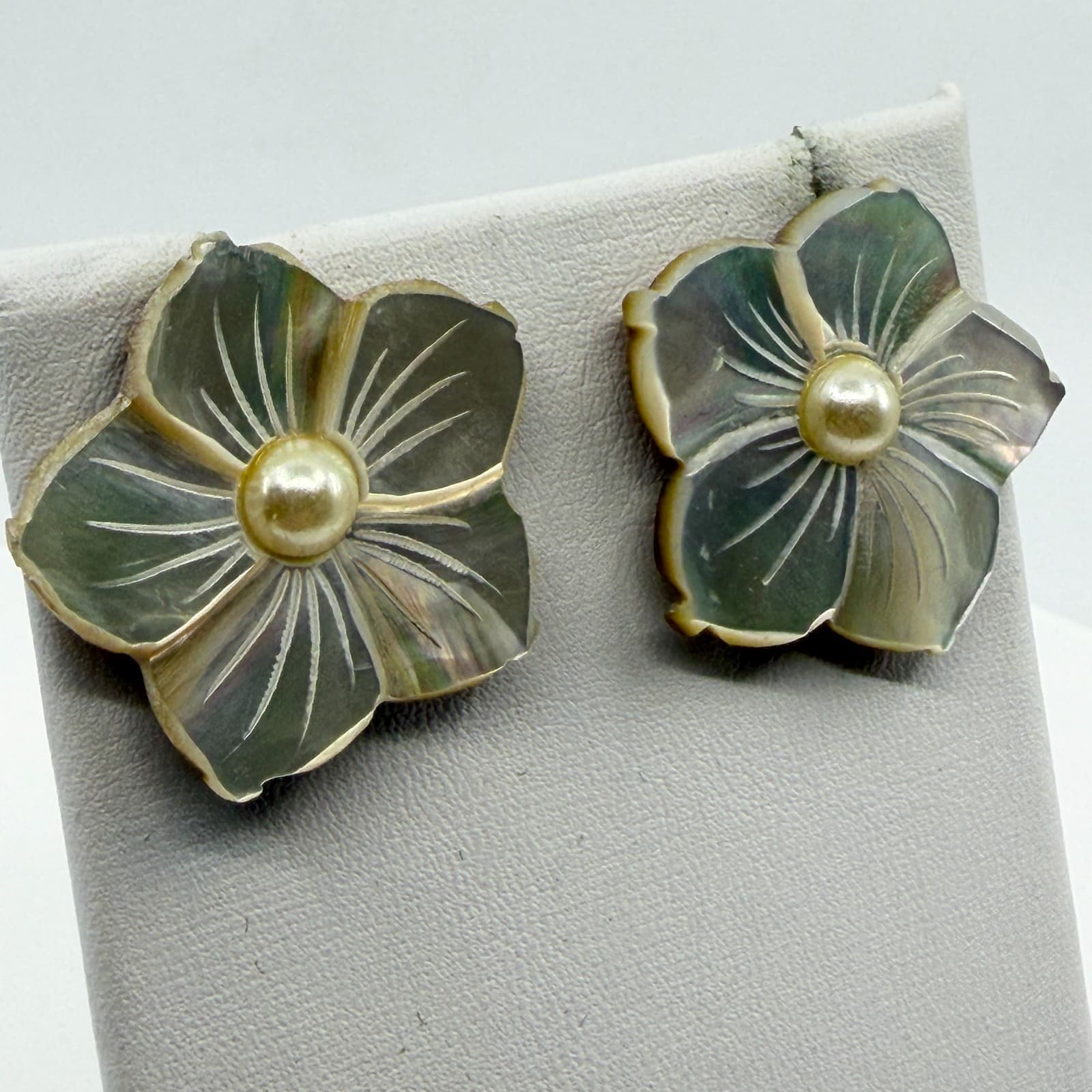 Carved Mother of Pearl Flower Stud Earring with Faux Pearl Center Boho Chic Gift - Thumbnail 2