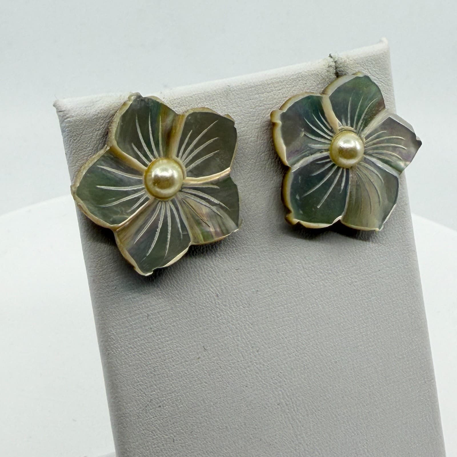 Carved Mother of Pearl Flower Stud Earring with Faux Pearl Center Boho Chic Gift - Thumbnail 3