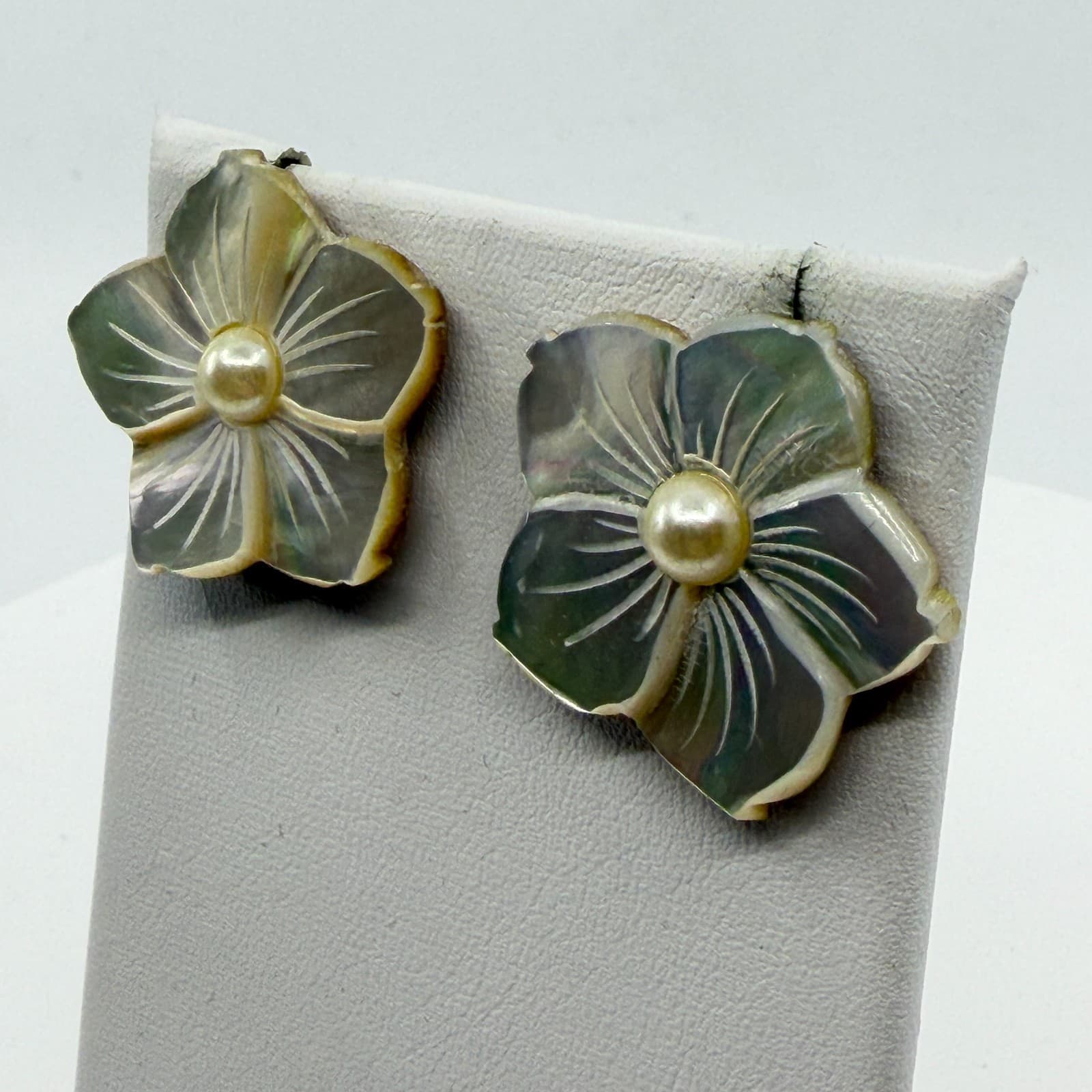 Carved Mother of Pearl Flower Stud Earring with Faux Pearl Center Boho Chic Gift - Thumbnail 6