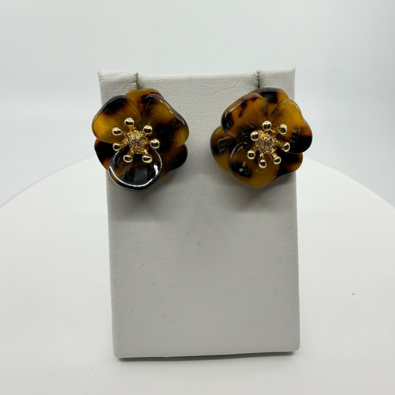 Tortoiseshell Flower Stud Earrings Gold Tone Petal Statement Boutique Chic Gift - Thumbnail 8