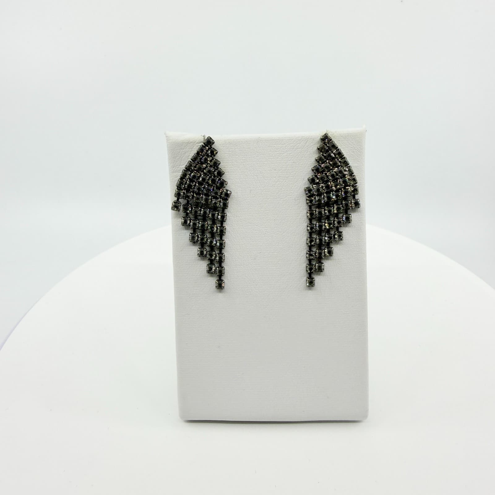 Y2K Glitzy Cascading Crystal Dangle Earrings Silver Tone Statement Glamour Gift - Thumbnail 8
