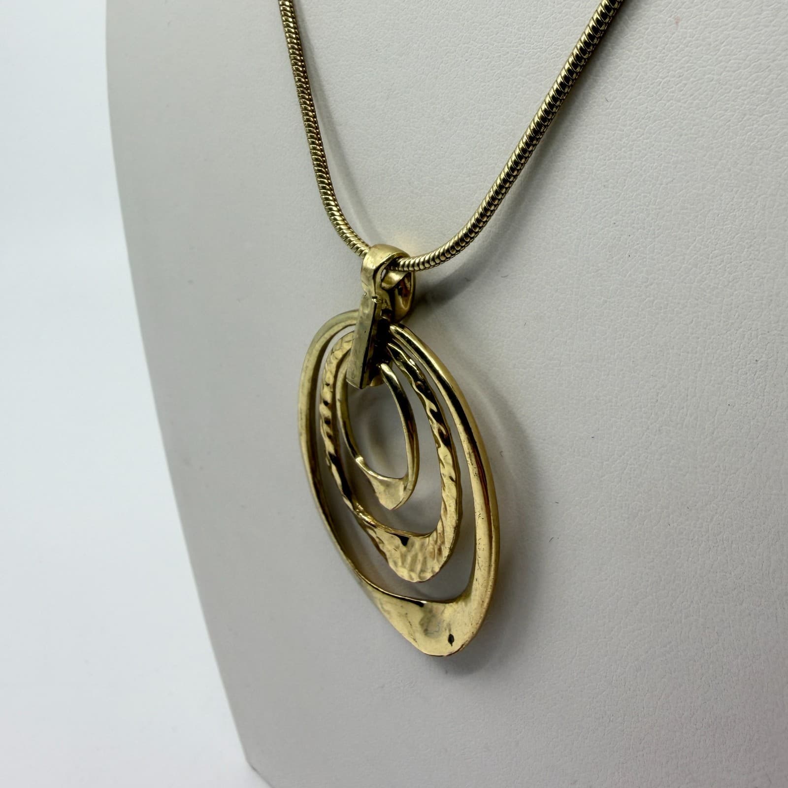 Gold Tone Hammered Oval Pendant Necklace Statement Layered Look Modern Jewelry - Thumbnail 5
