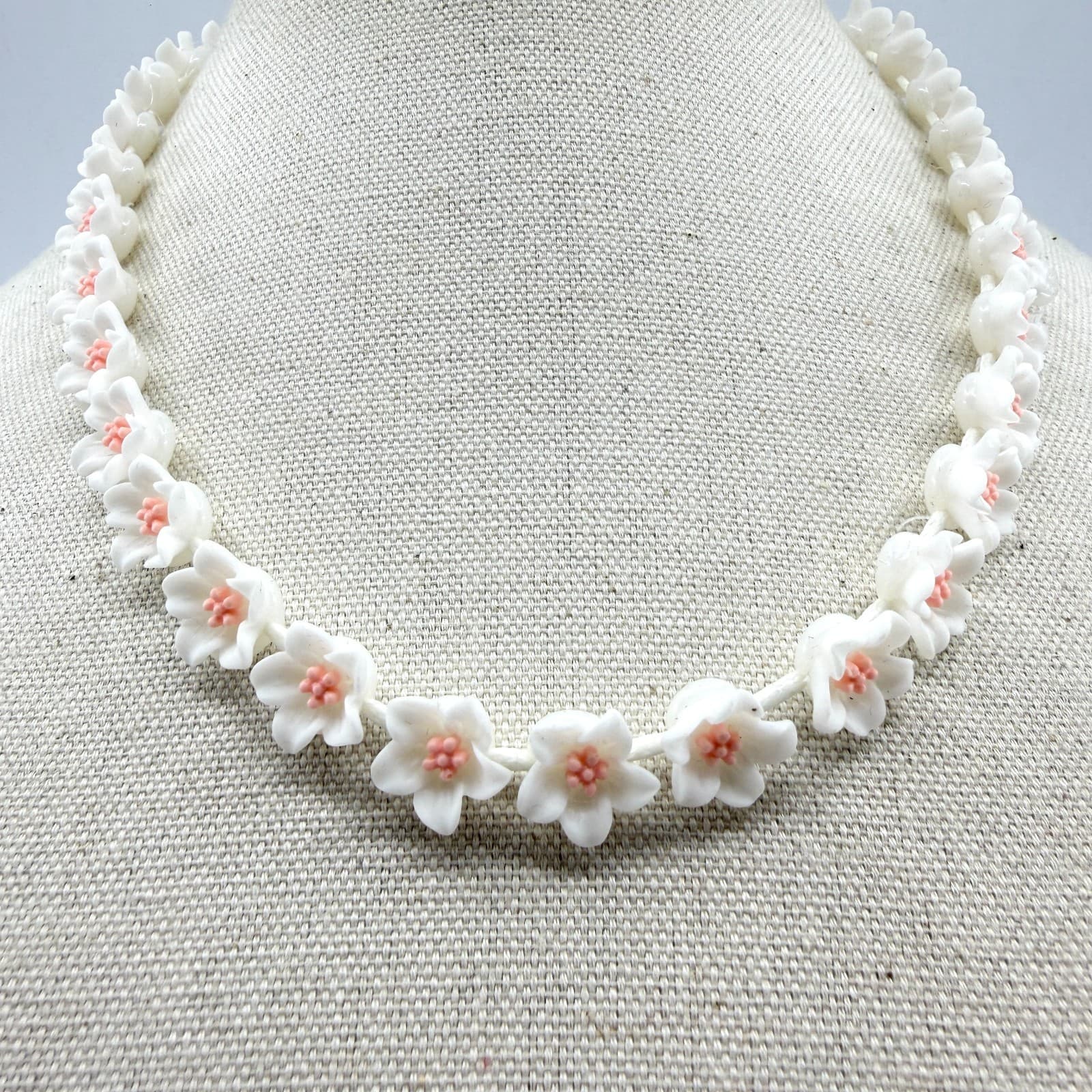 White Floral Petal Necklace Romantic Coquette Aesthetic Dainty Cottagecore Charm - Thumbnail 2