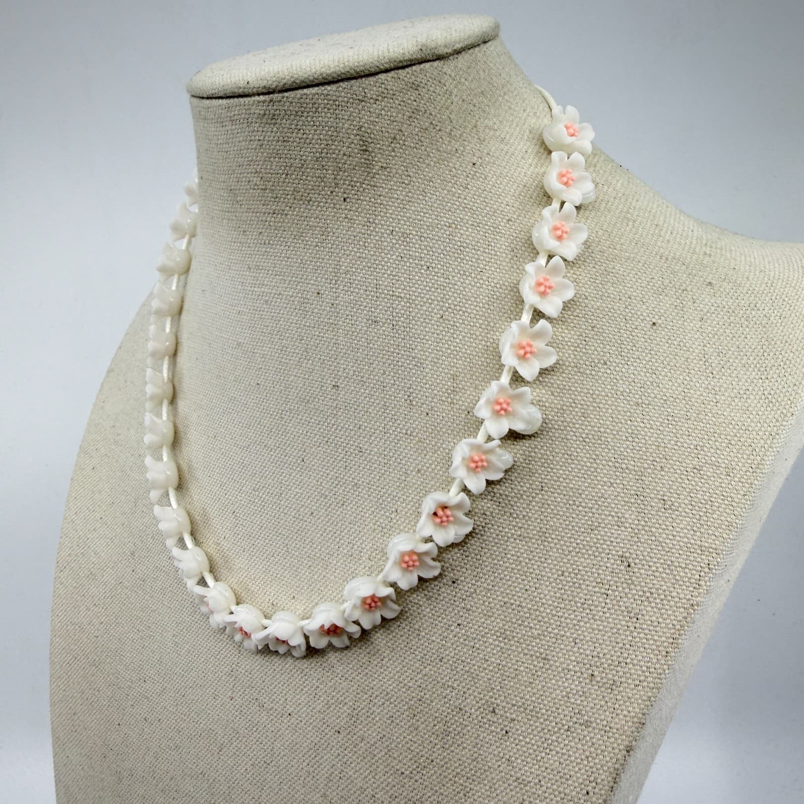 White Floral Petal Necklace Romantic Coquette Aesthetic Dainty Cottagecore Charm - Thumbnail 7
