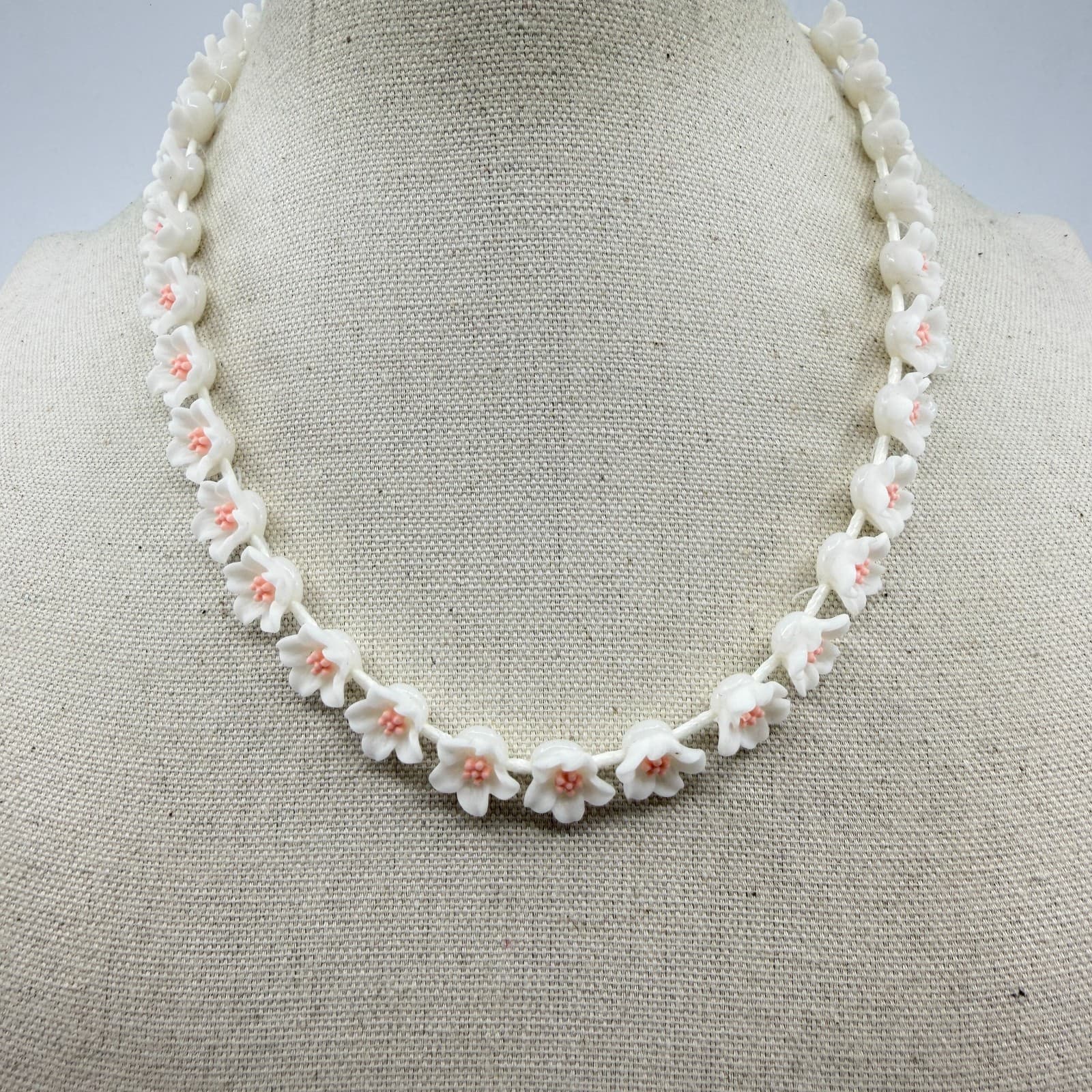 White Floral Petal Necklace Romantic Coquette Aesthetic Dainty Cottagecore Charm - Thumbnail 3