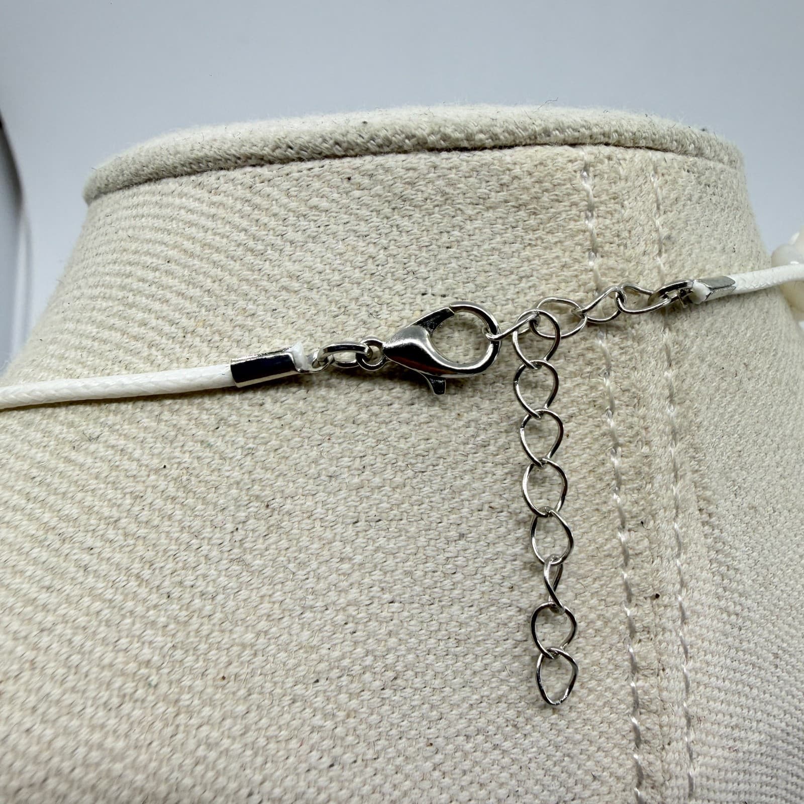 White Floral Petal Necklace Romantic Coquette Aesthetic Dainty Cottagecore Charm - Thumbnail 8