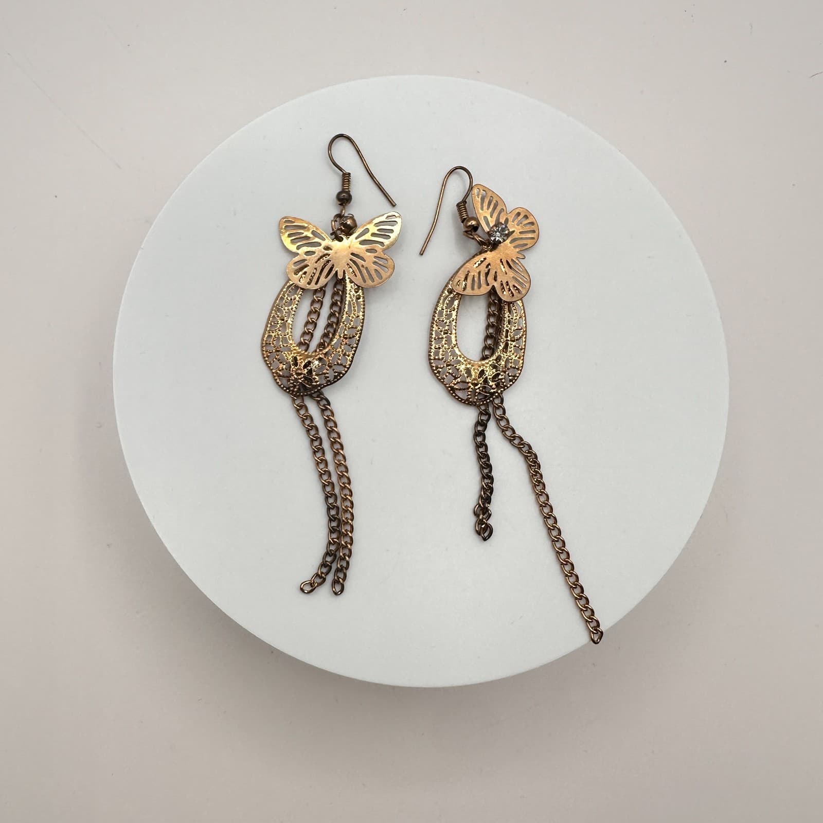 Vintage 90s Gold Tone Butterfly Filigree Dangle Earrings Women's Classic Jewelry - Thumbnail 2