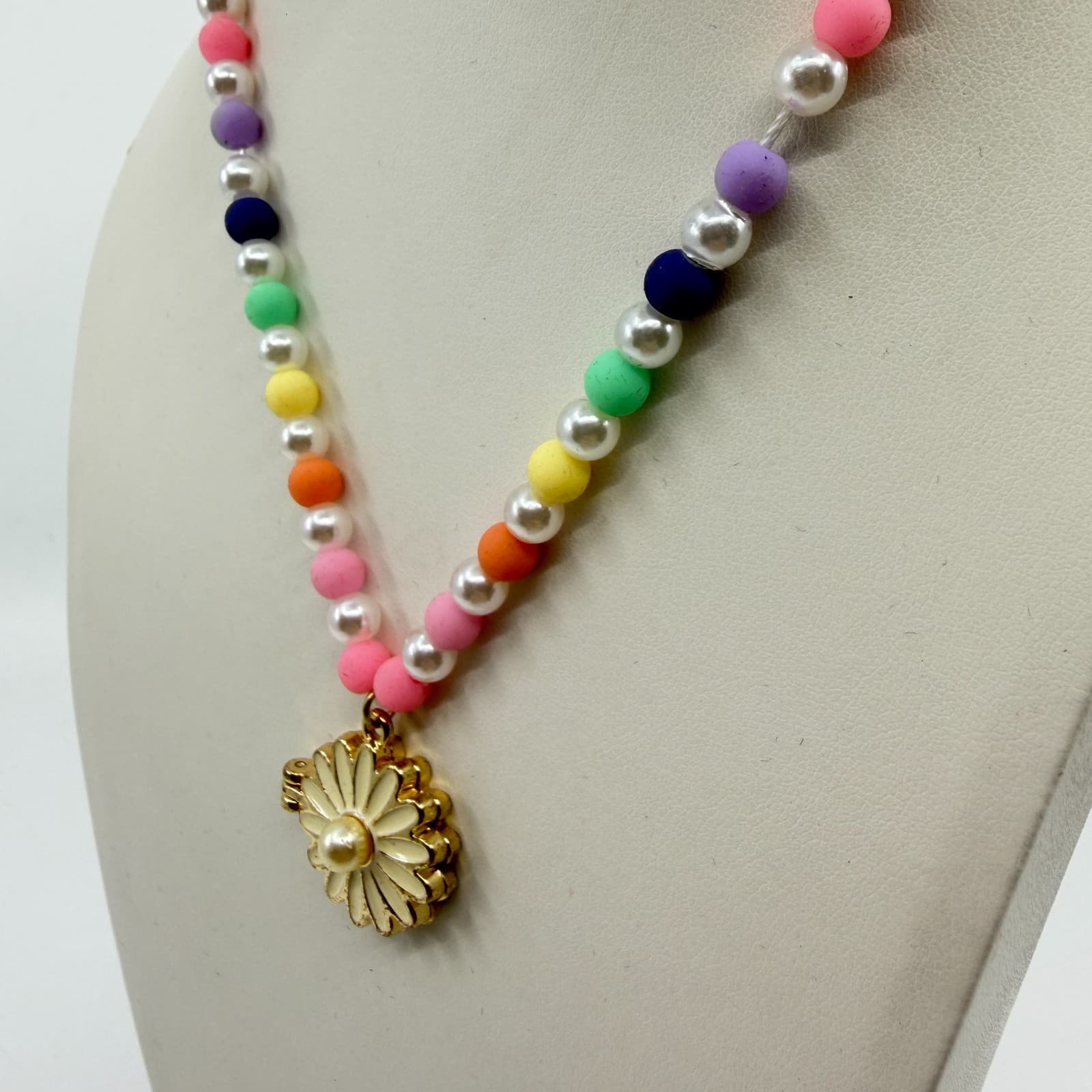 Pastel Bead Daisy Locket Necklace Colorful Cottagecore Boho Festival Jewelry - Thumbnail 8