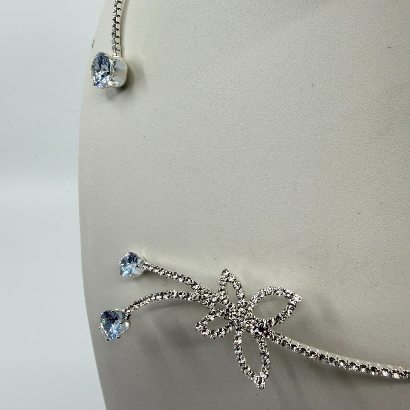 Elegant Crystal Floral Statement Choker Necklace Silver Tone Sparkle Y2K Style - Thumbnail 2