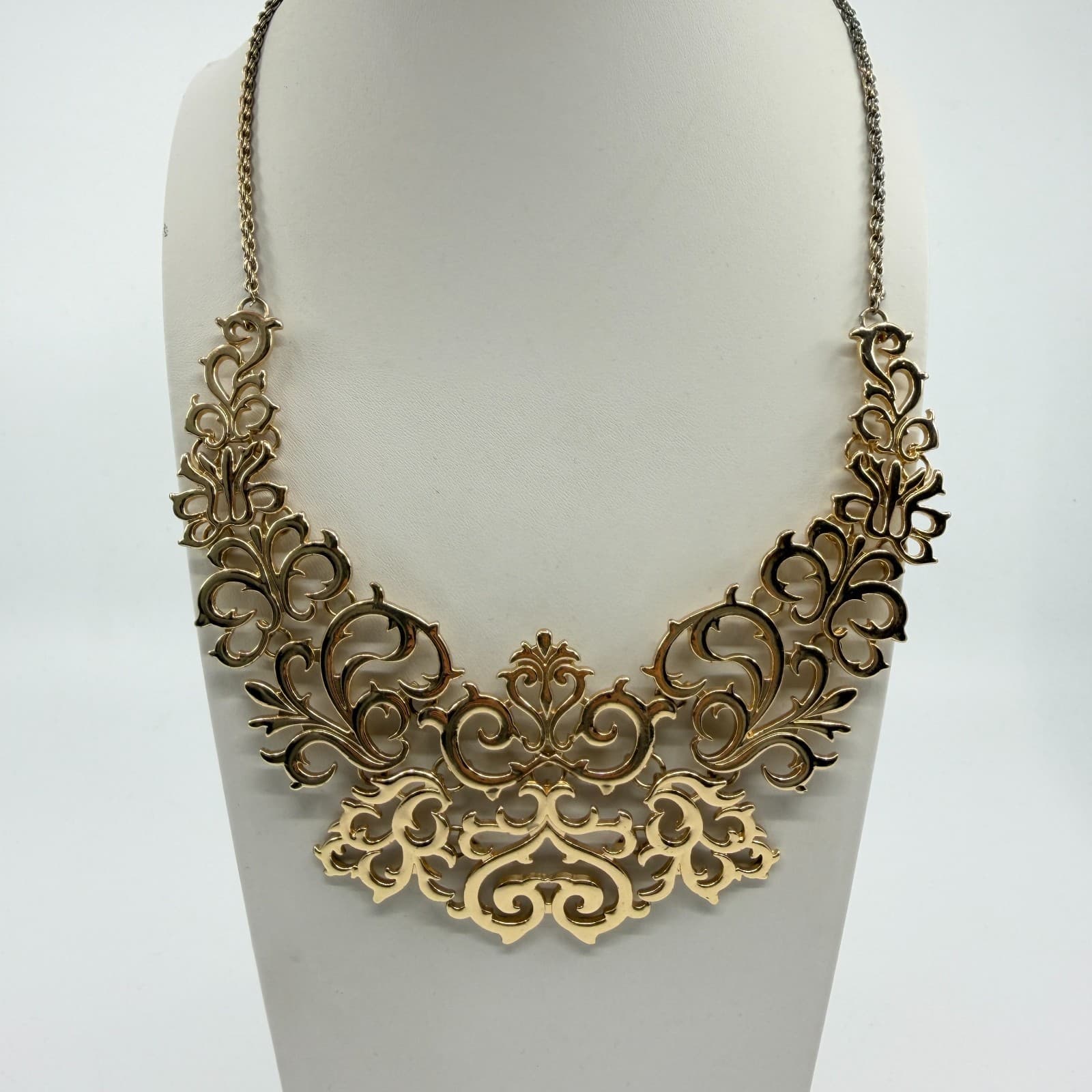 Ornate Gold Tone Filigree Bib Necklace Statement Collar Piece Romantic Boho Chic - Thumbnail 3