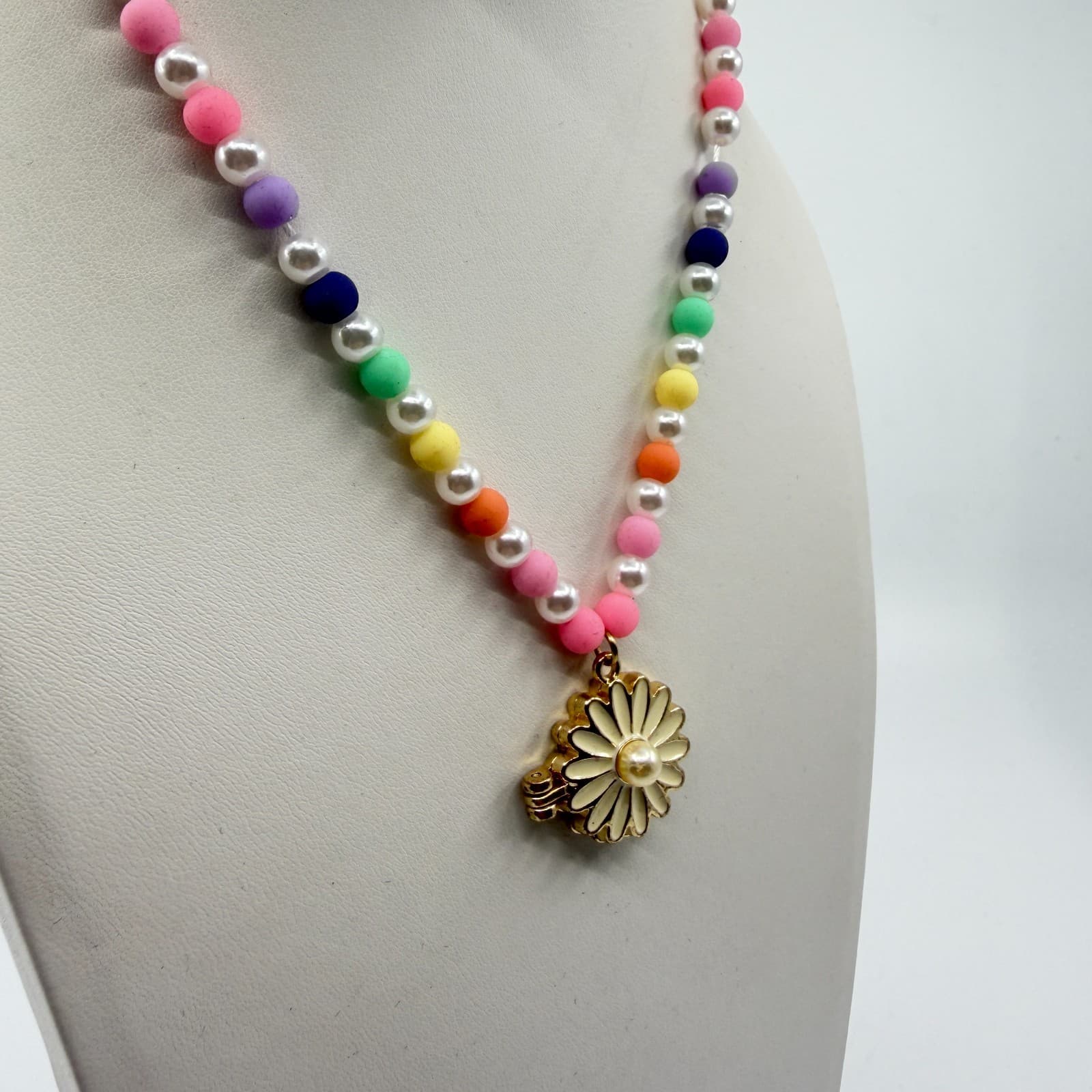 Pastel Bead Daisy Locket Necklace Colorful Cottagecore Boho Festival Jewelry - Thumbnail 7