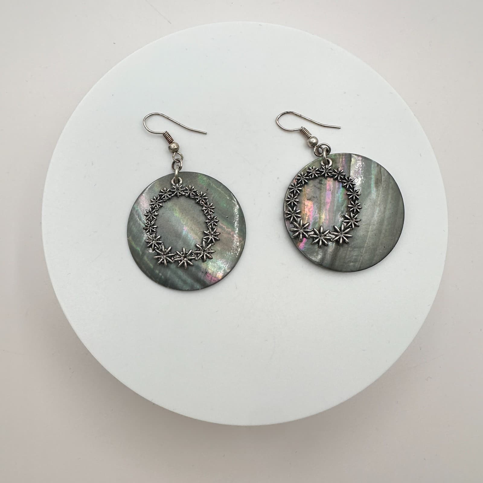 Vintage 90s Silver Tone Iridescent Floral Dangle Earrings Women's Jewelry Retro - Thumbnail 4