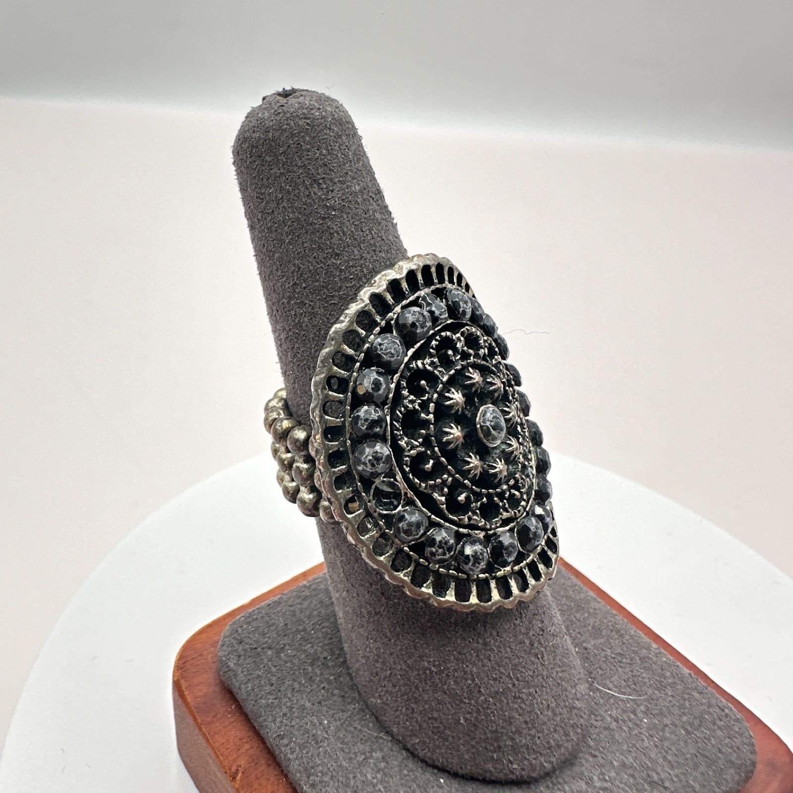 Vintage 90s Silver Tone Black Beaded Stretch Ring Statement Women's Jewelry Y2K - Thumbnail 2