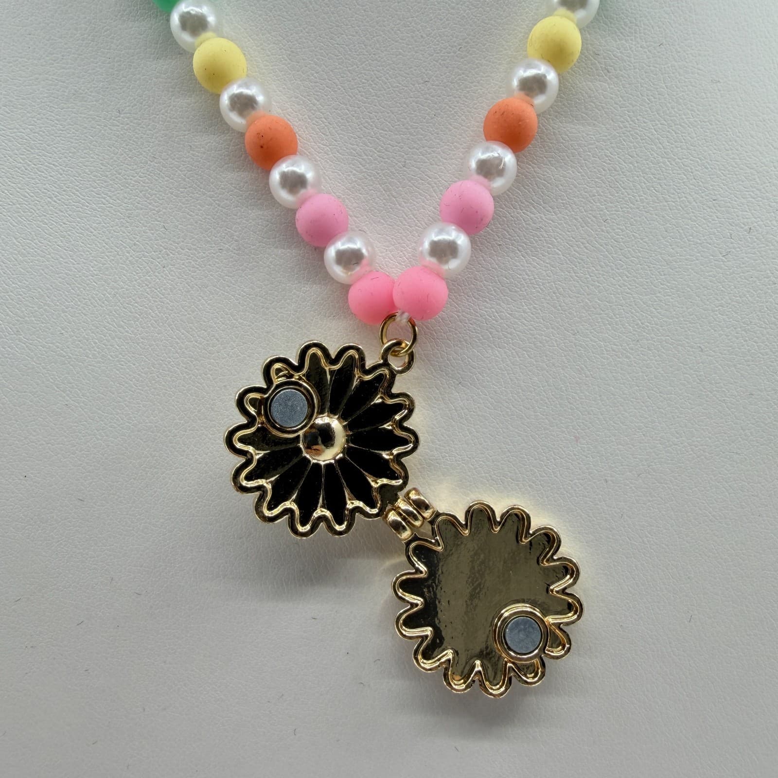 Pastel Bead Daisy Locket Necklace Colorful Cottagecore Boho Festival Jewelry - Thumbnail 10