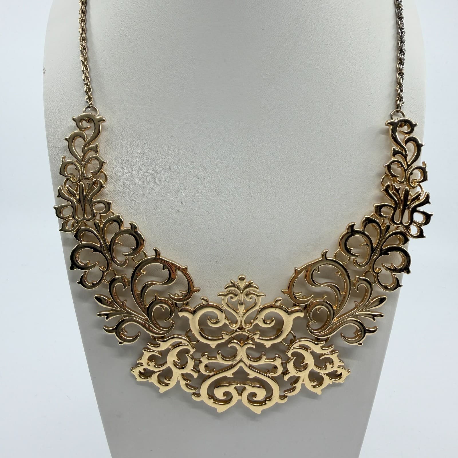 Ornate Gold Tone Filigree Bib Necklace Statement Collar Piece Romantic Boho Chic - Thumbnail 7