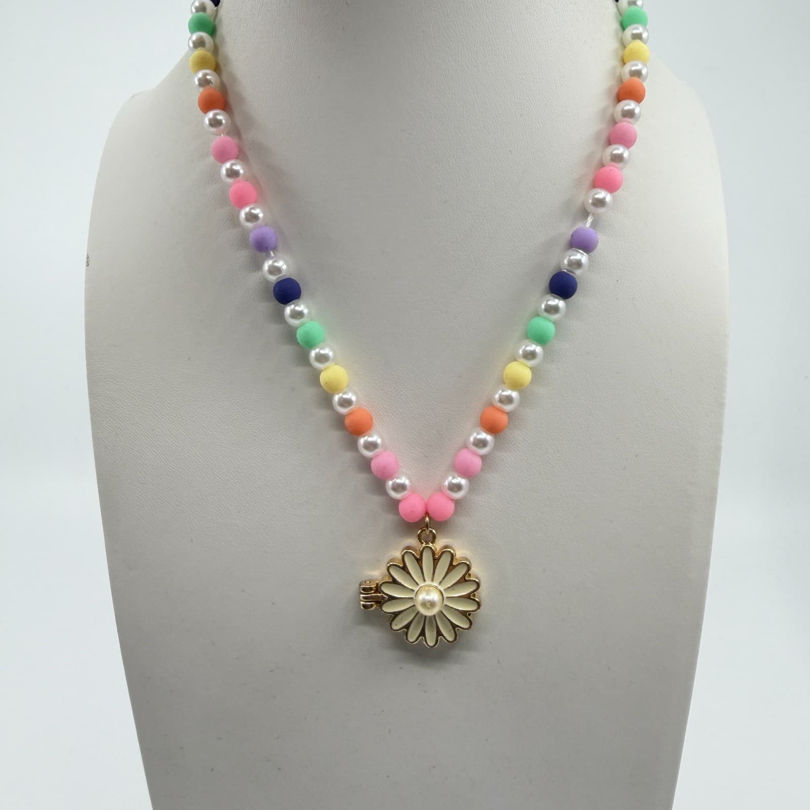 Pastel Bead Daisy Locket Necklace Colorful Cottagecore Boho Festival Jewelry - Thumbnail 4