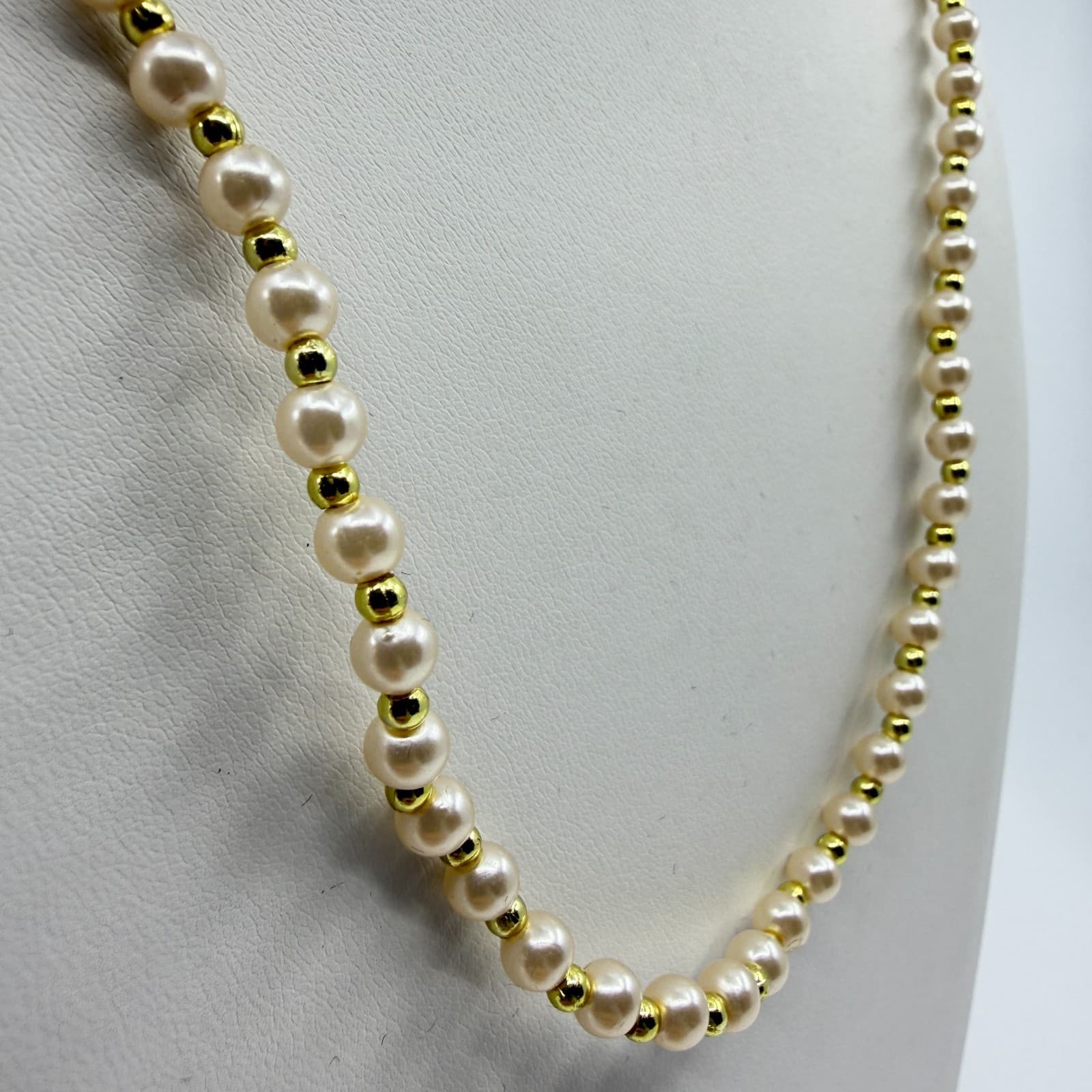 Elegant Cream Faux Pearl and Gold Tone Bead Strand Necklace Minimalist Chic Gift - Thumbnail 4