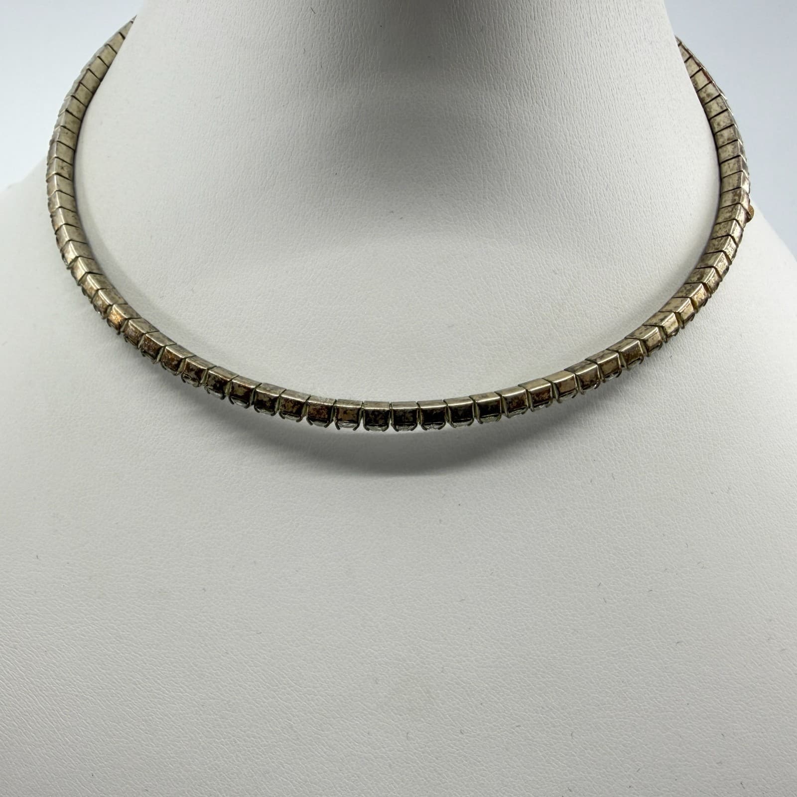Elegant Silver Tone Square Rhinestone Link Choker Necklace Minimalist Sparkle - Thumbnail 4