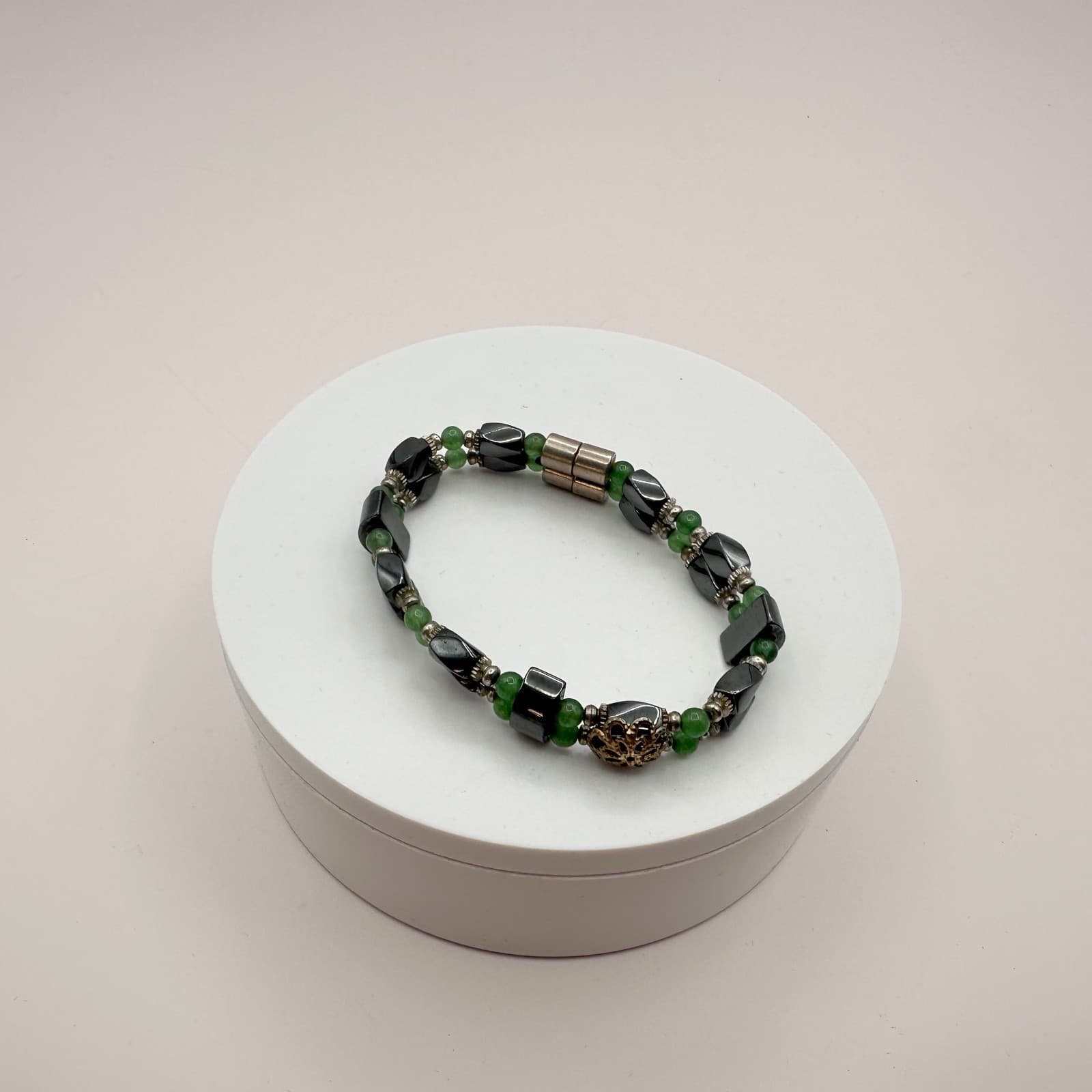 Vintage Y2K Hematite Green Stone Double Strand Bracelet Women's Classic Jewelry - Thumbnail 6