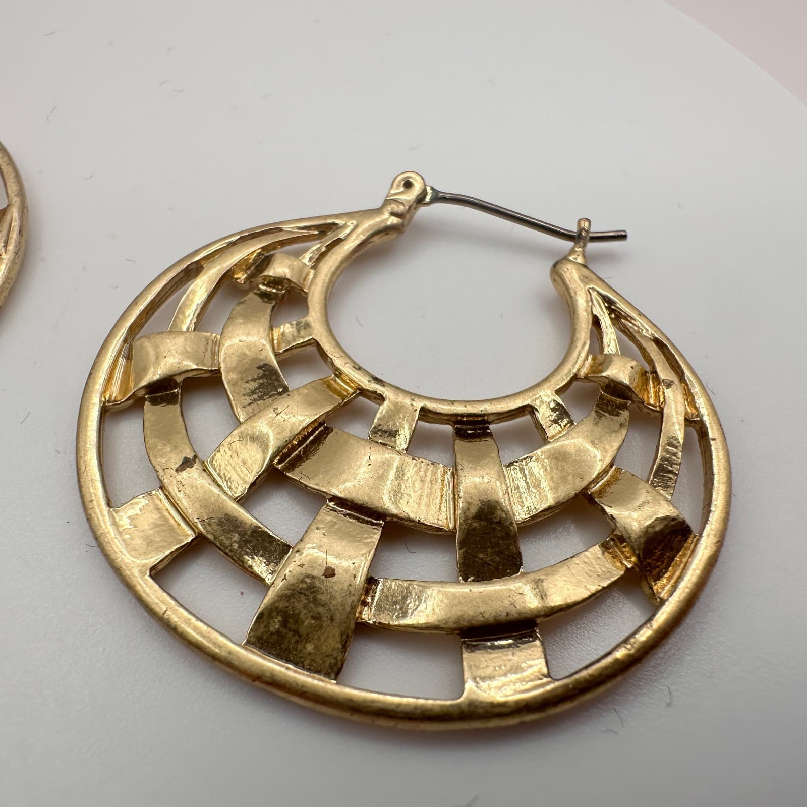 Vintage Y2K Gold Tone Open Work Lattice Basketweave Hoop Earrings Boho Jewelry - Thumbnail 5