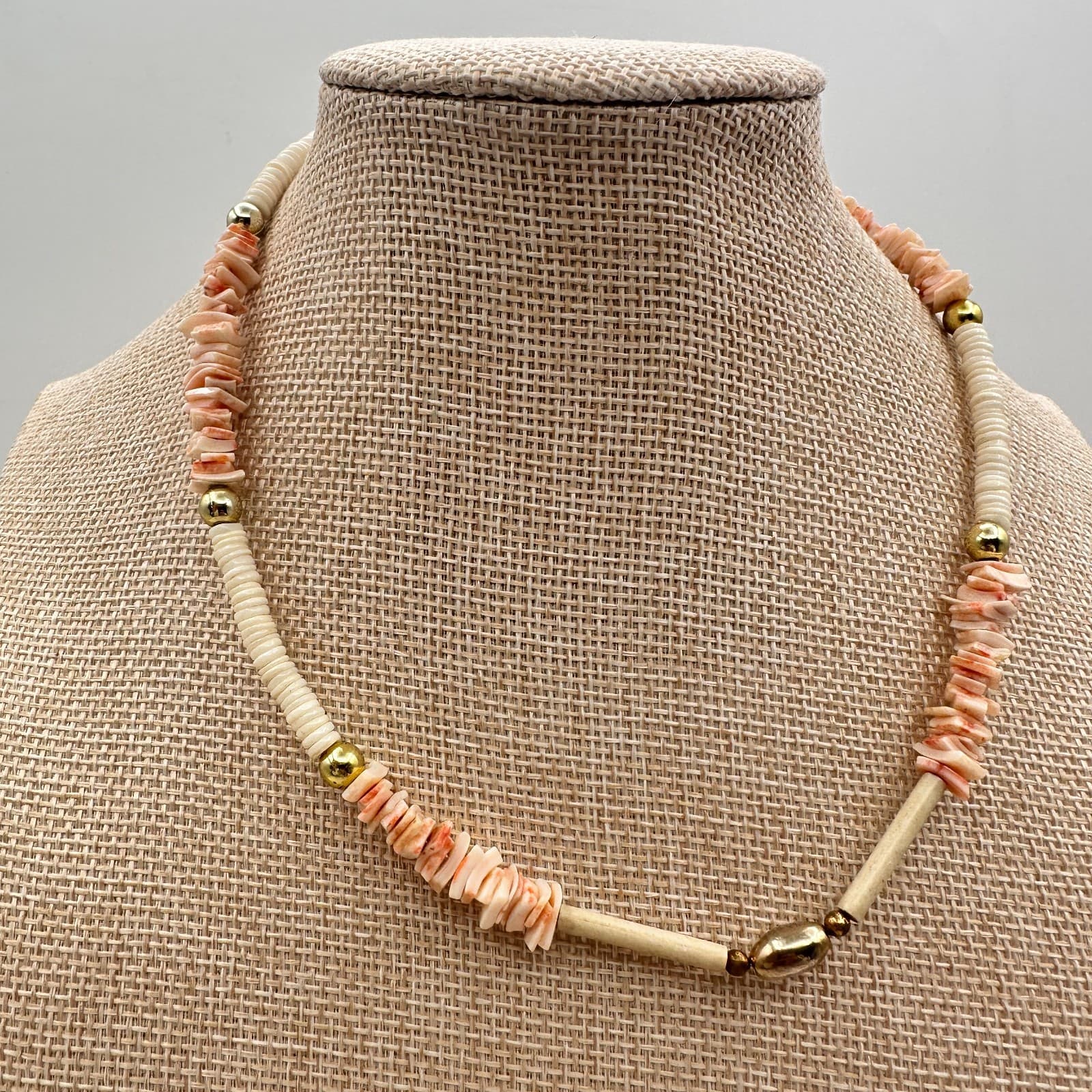 Vintage 90s Gold Tone Pink & Cream Shell Heishe Beaded Necklace Women's Jewelry - Thumbnail 2