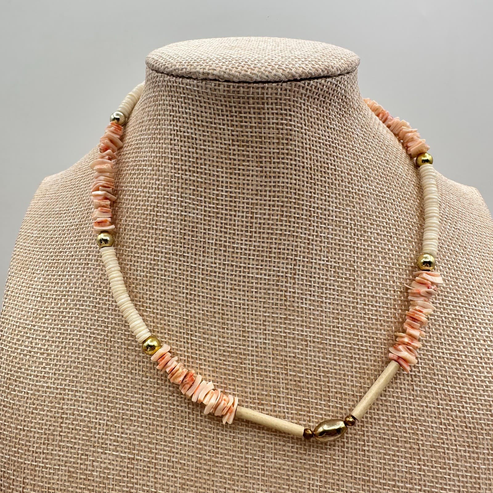 Vintage 90s Gold Tone Pink & Cream Shell Heishe Beaded Necklace Women's Jewelry - Thumbnail 5
