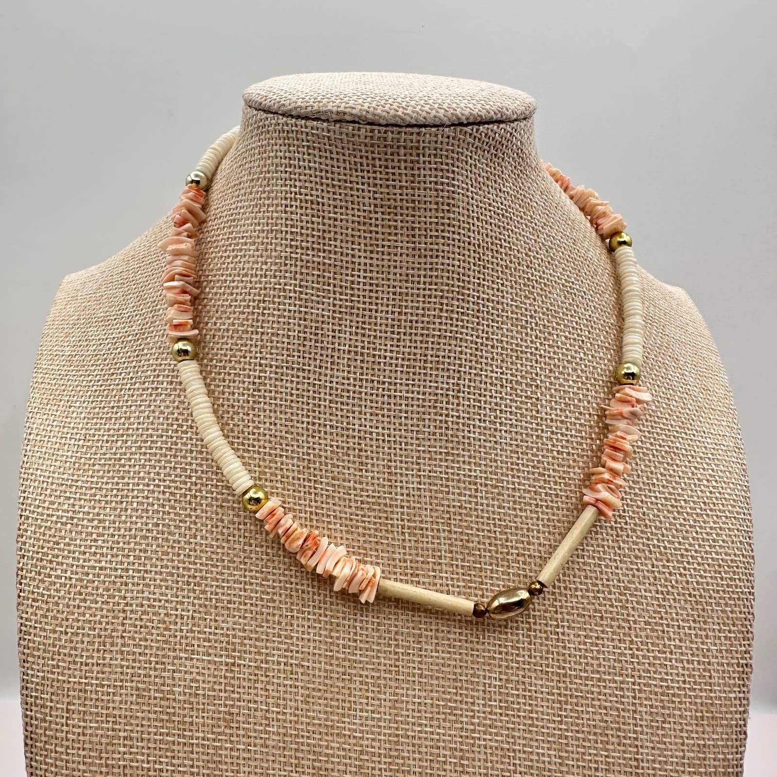 Vintage 90s Gold Tone Pink & Cream Shell Heishe Beaded Necklace Women's Jewelry - Thumbnail 7