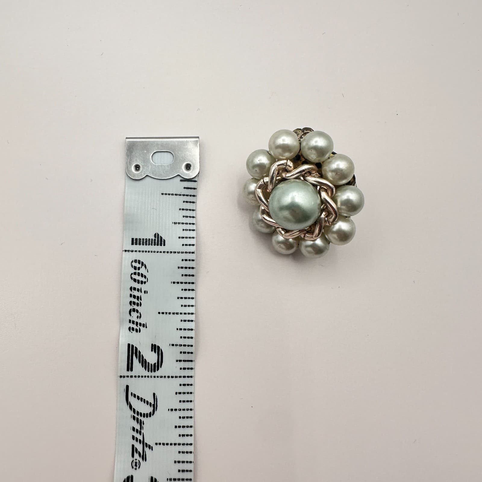 Vintage 80s Gold Tone Faux Pearl Cluster Earrings Flower Women's Fashion Jewelry - Thumbnail 7