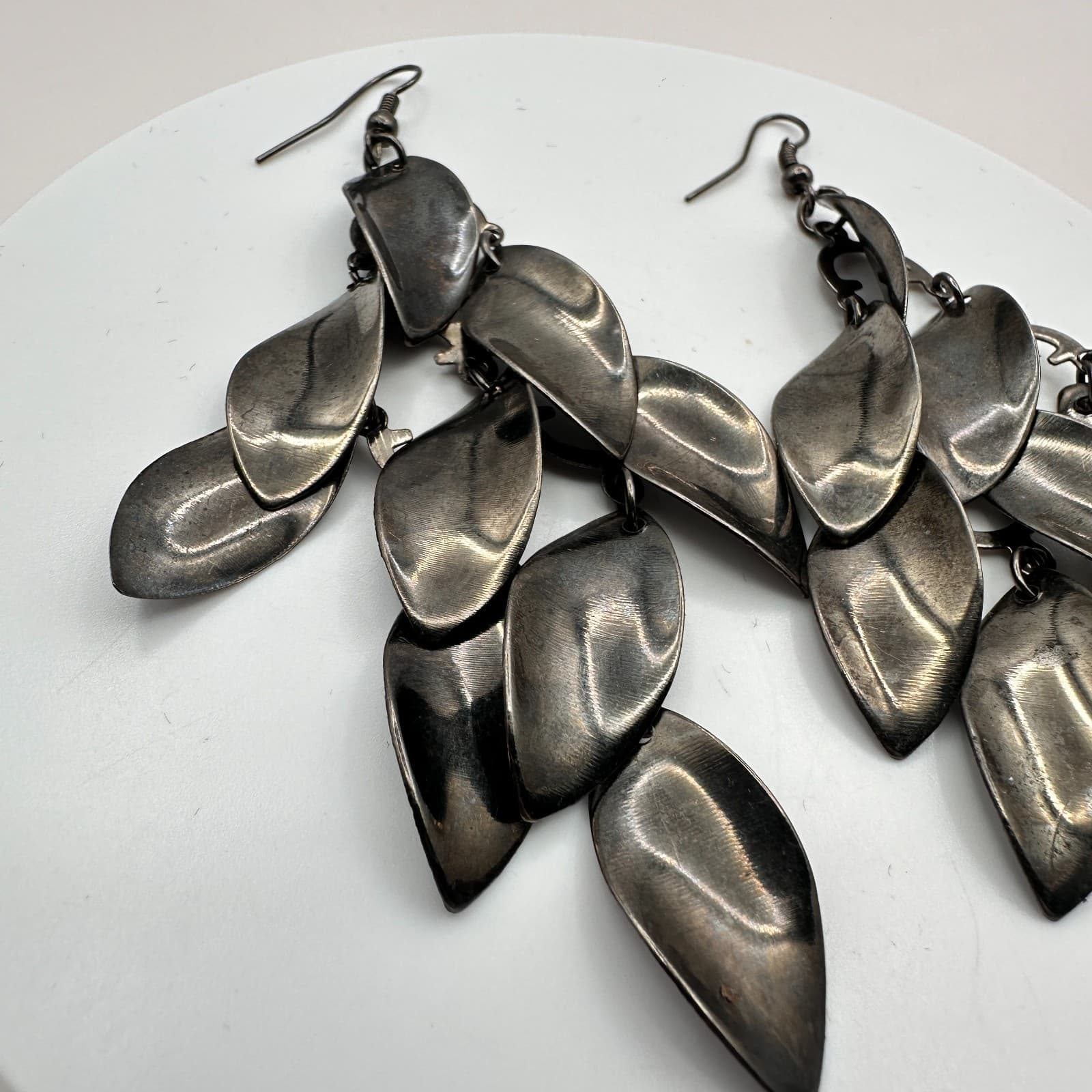 Vintage 90s Gunmetal Tone Leaf Dangle Earrings Statement Women's Classic Jewelry - Thumbnail 4