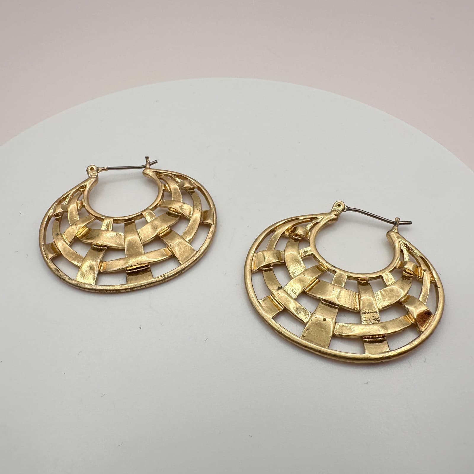 Vintage Y2K Gold Tone Open Work Lattice Basketweave Hoop Earrings Boho Jewelry - Thumbnail 6