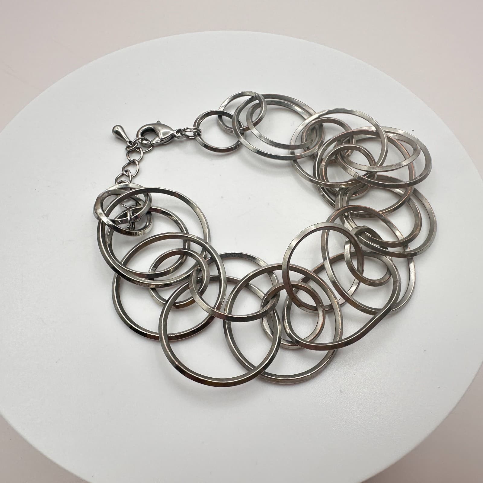 Vintage 90s Silver Tone Multi-Ring Interlocking Link Bracelet Women's Jewelry - Thumbnail 4