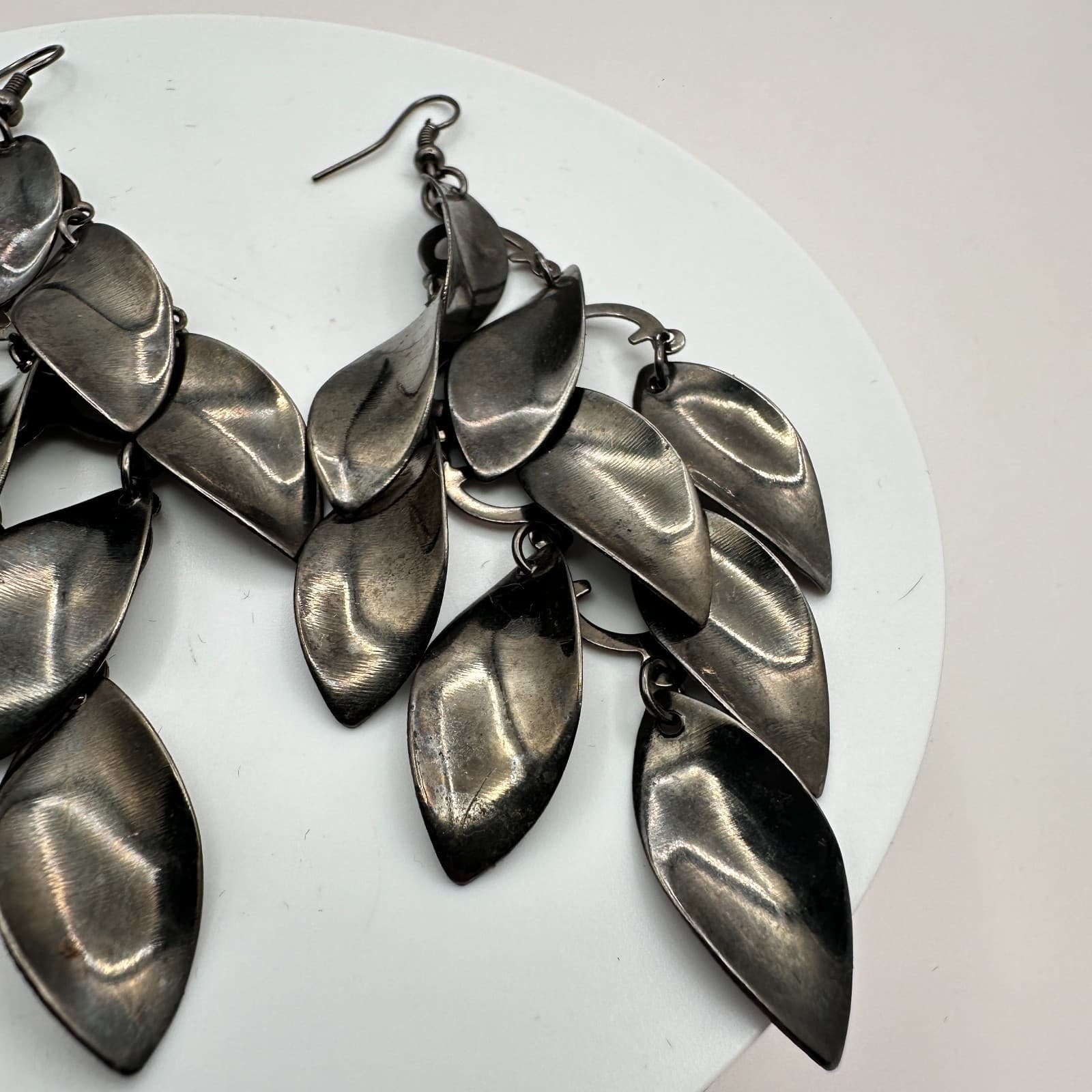 Vintage 90s Gunmetal Tone Leaf Dangle Earrings Statement Women's Classic Jewelry - Thumbnail 5