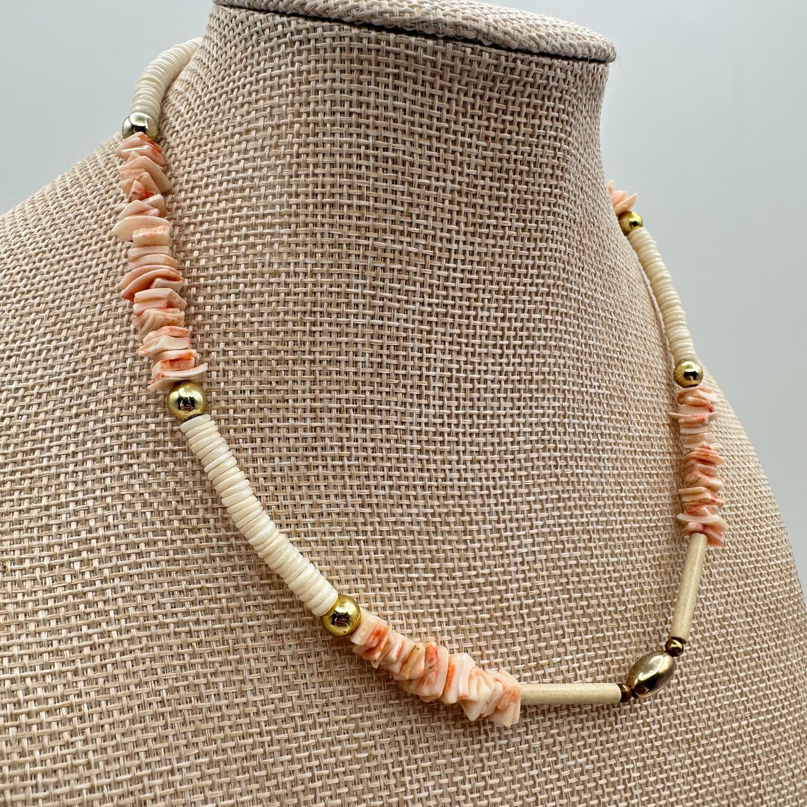 Vintage 90s Gold Tone Pink & Cream Shell Heishe Beaded Necklace Women's Jewelry - Thumbnail 6