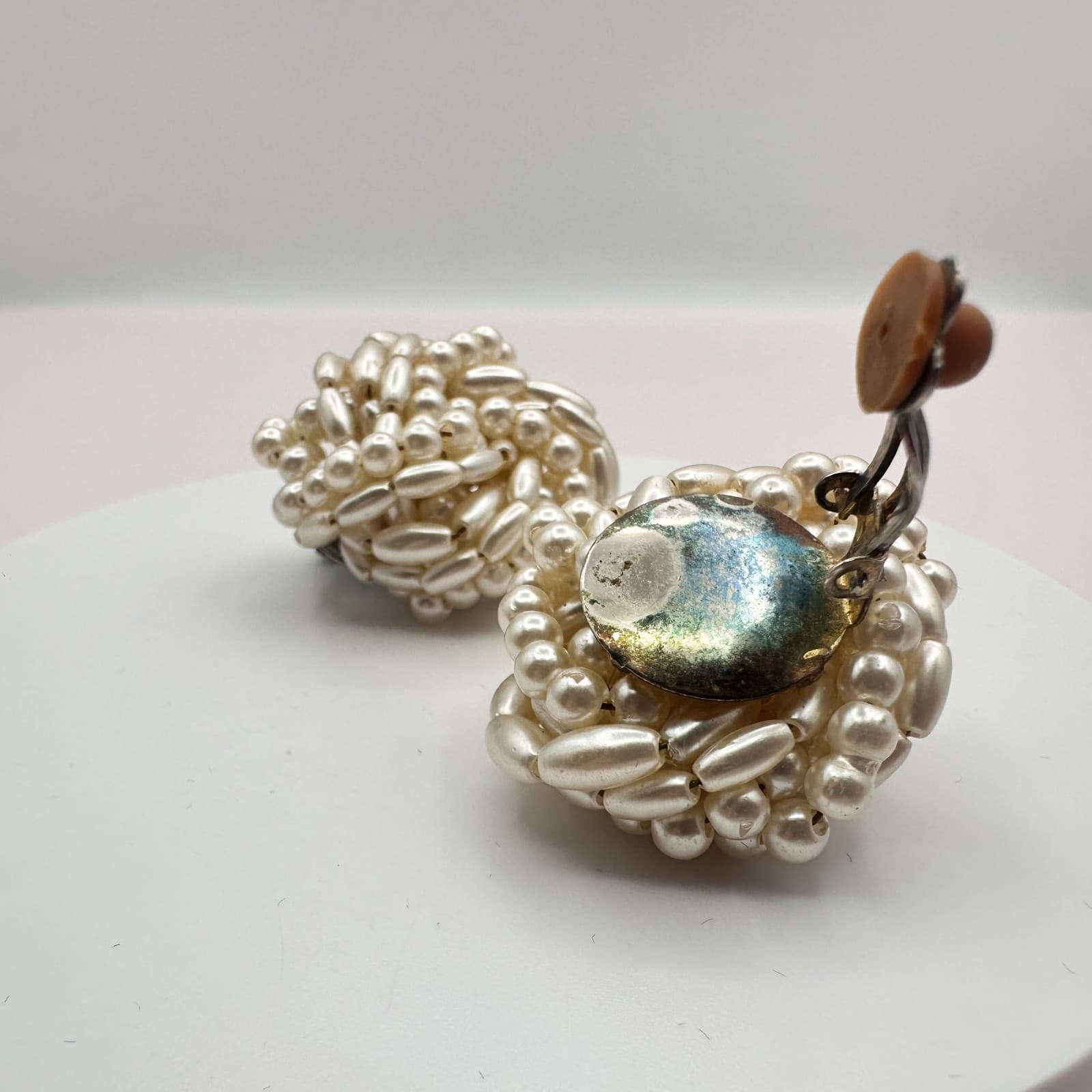 Vintage 80s Cream Faux Pearl Bead Cluster Earrings Statement Fashion Jewelry Y2K - Thumbnail 2