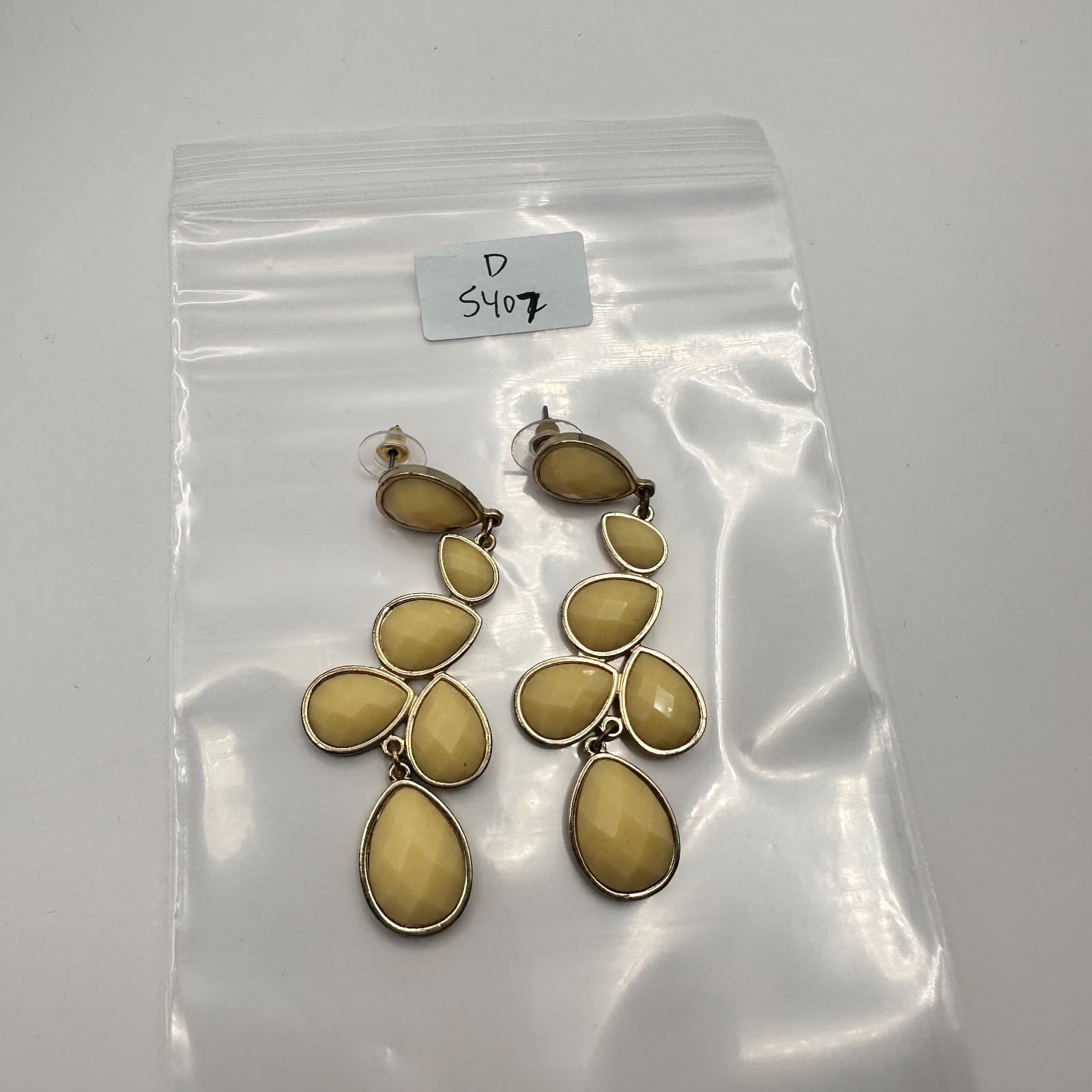 Vintage 80s 90s Gold Tone Yellow Glass Teardrop Dangle Earrings Boho Statement - Thumbnail 5