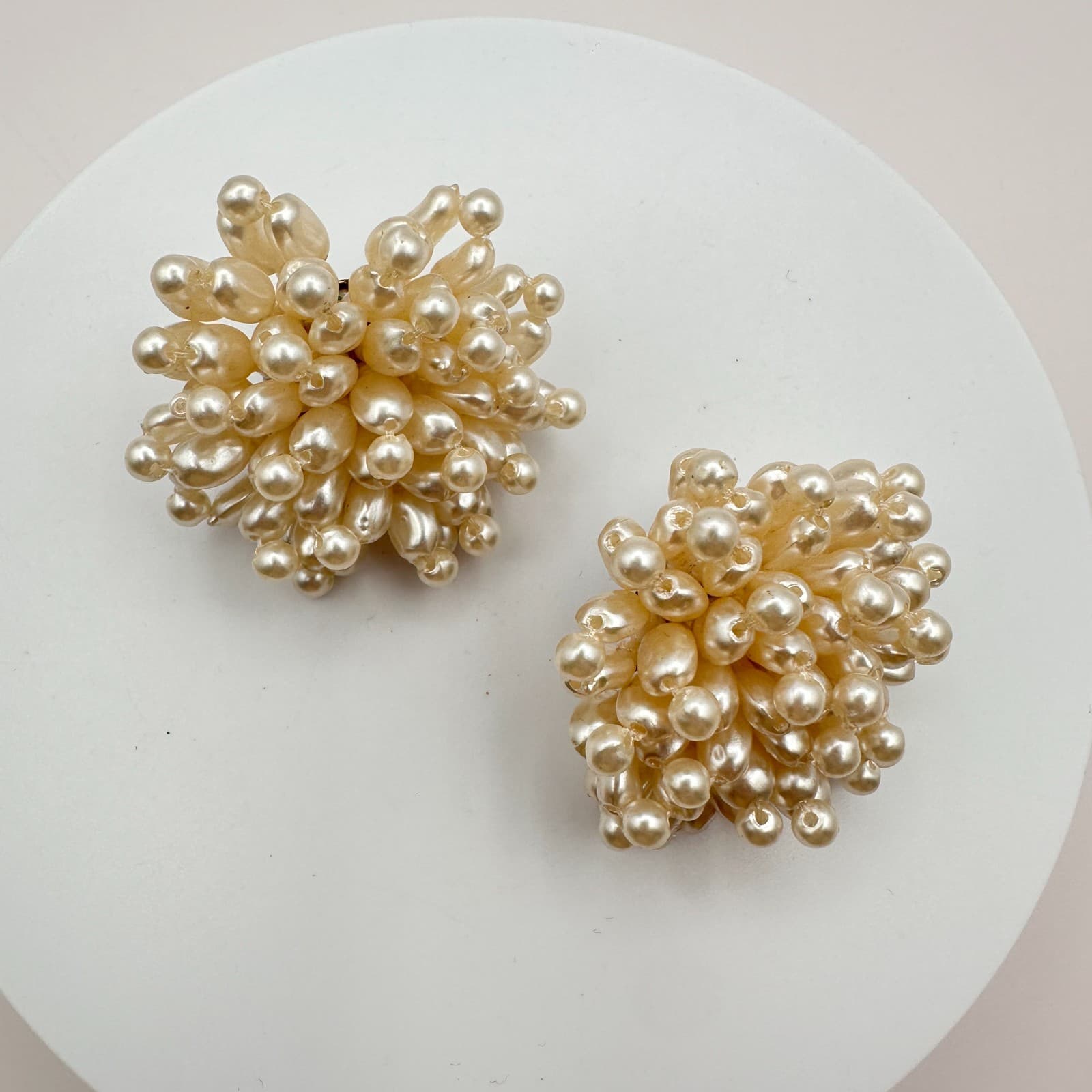 Vintage Y2K Ivory Pearl Beaded Earrings Bridal Women's Classic Fashion Jewelry - Thumbnail 3