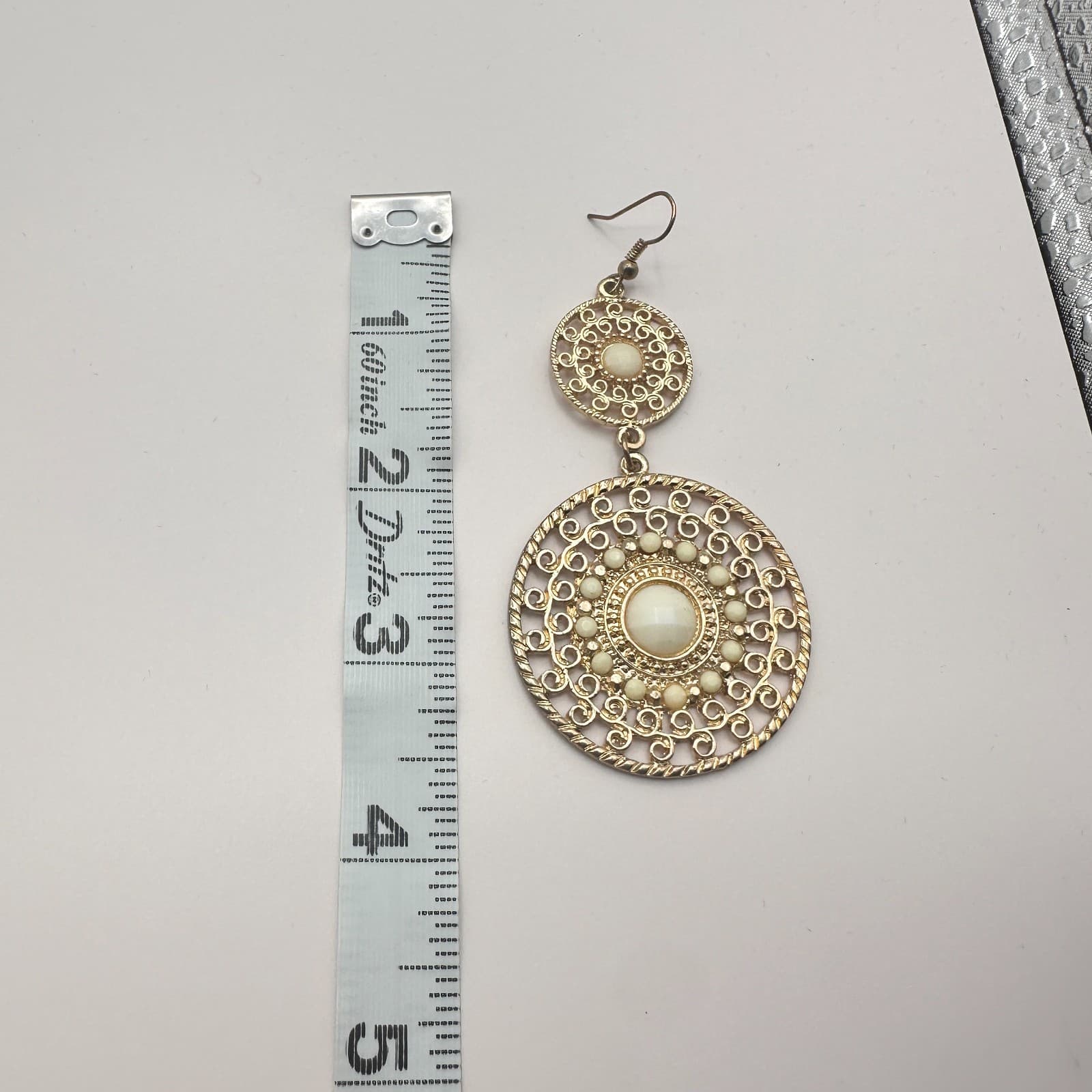 Vintage Gold Tone Filigree Dangle Earrings Cream Faux Cabochon Boho Tiered Y2K - Thumbnail 7