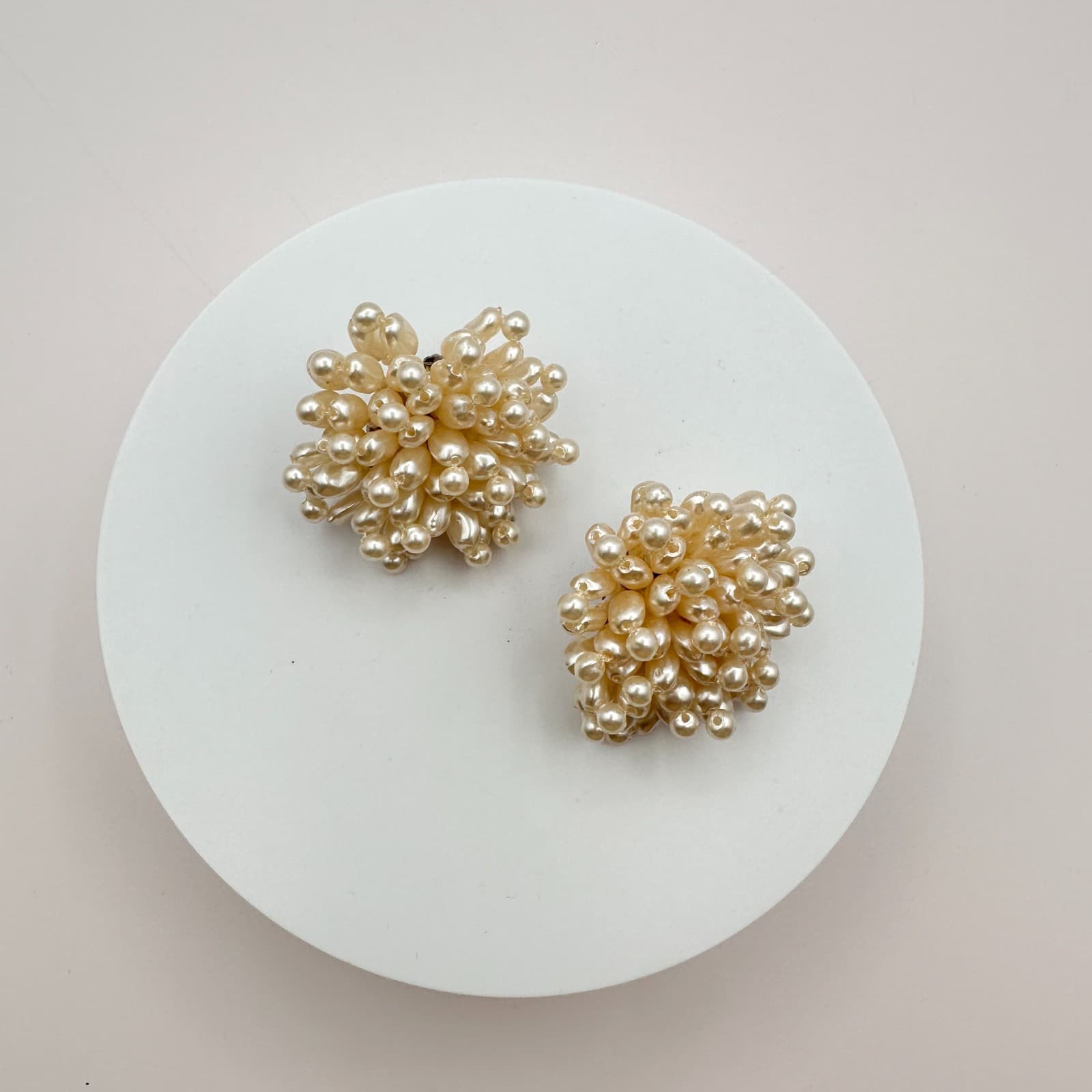 Vintage Y2K Ivory Pearl Beaded Earrings Bridal Women's Classic Fashion Jewelry - Thumbnail 2