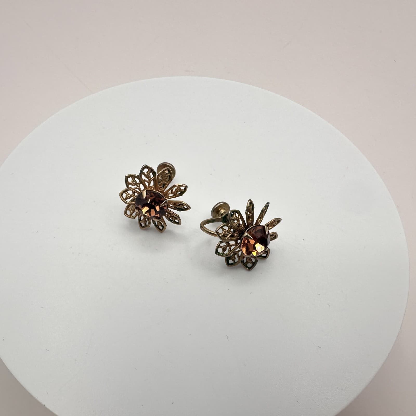Vintage 50s 60s Mid-Century Filigree Gold Tone Flower Earrings Amber Glass Boho - Thumbnail 3