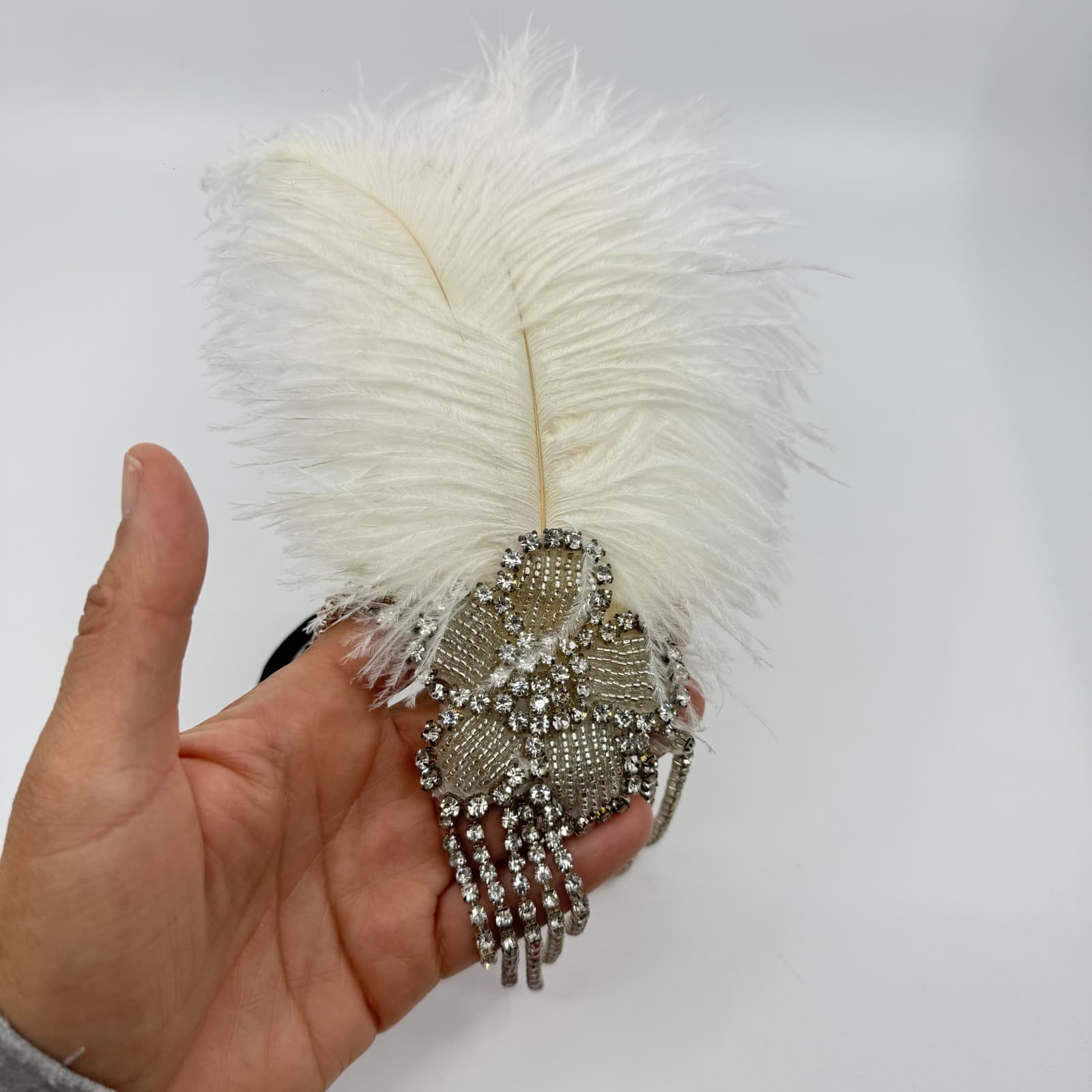 Glamorous 1920s Flapper Headband White Feather Crystal Rhinestone Gatsby Style - Thumbnail 9