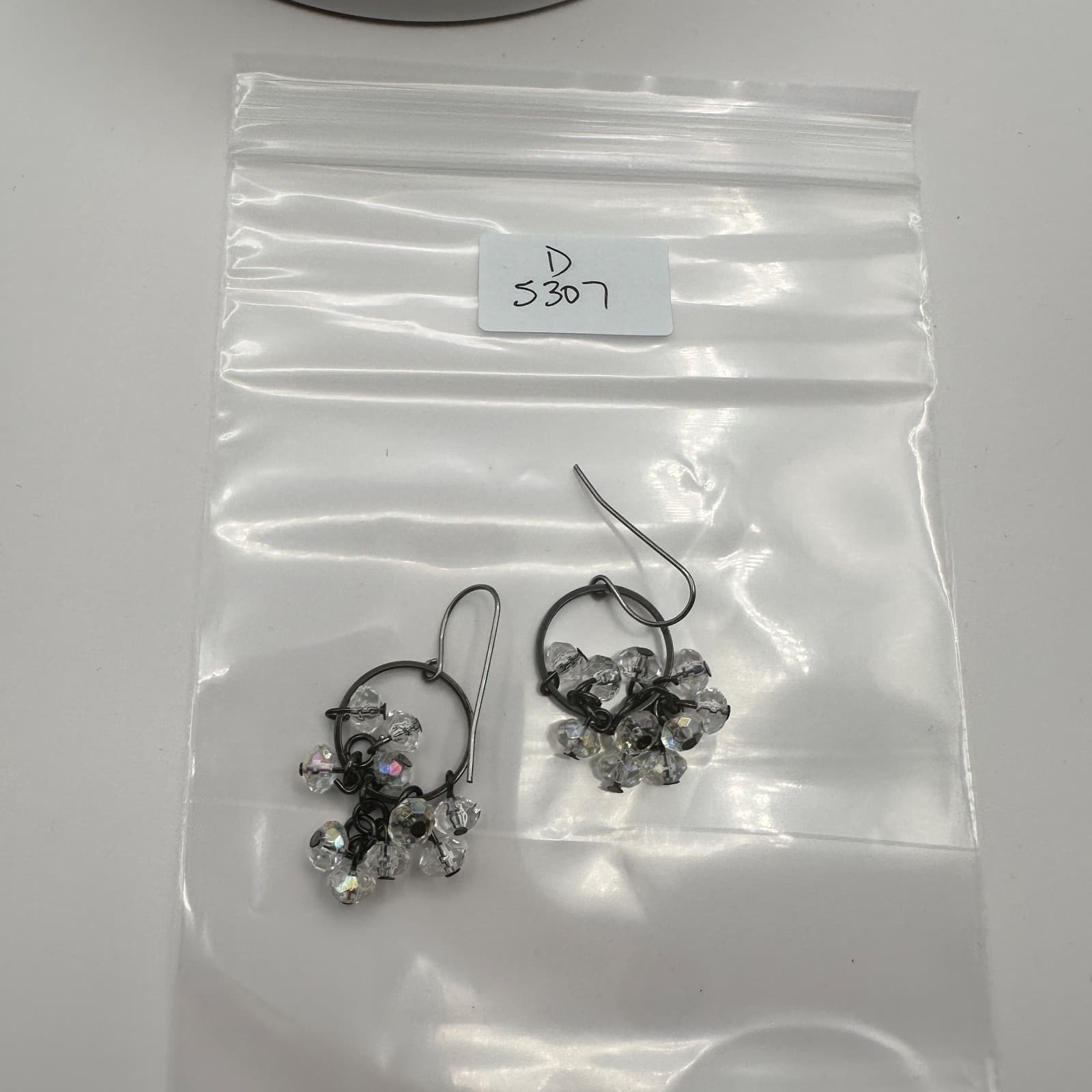 Vintage Y2K 90s Clear Iridescent Beaded Hoop Dangle Earrings Women's Jewelry - Thumbnail 8