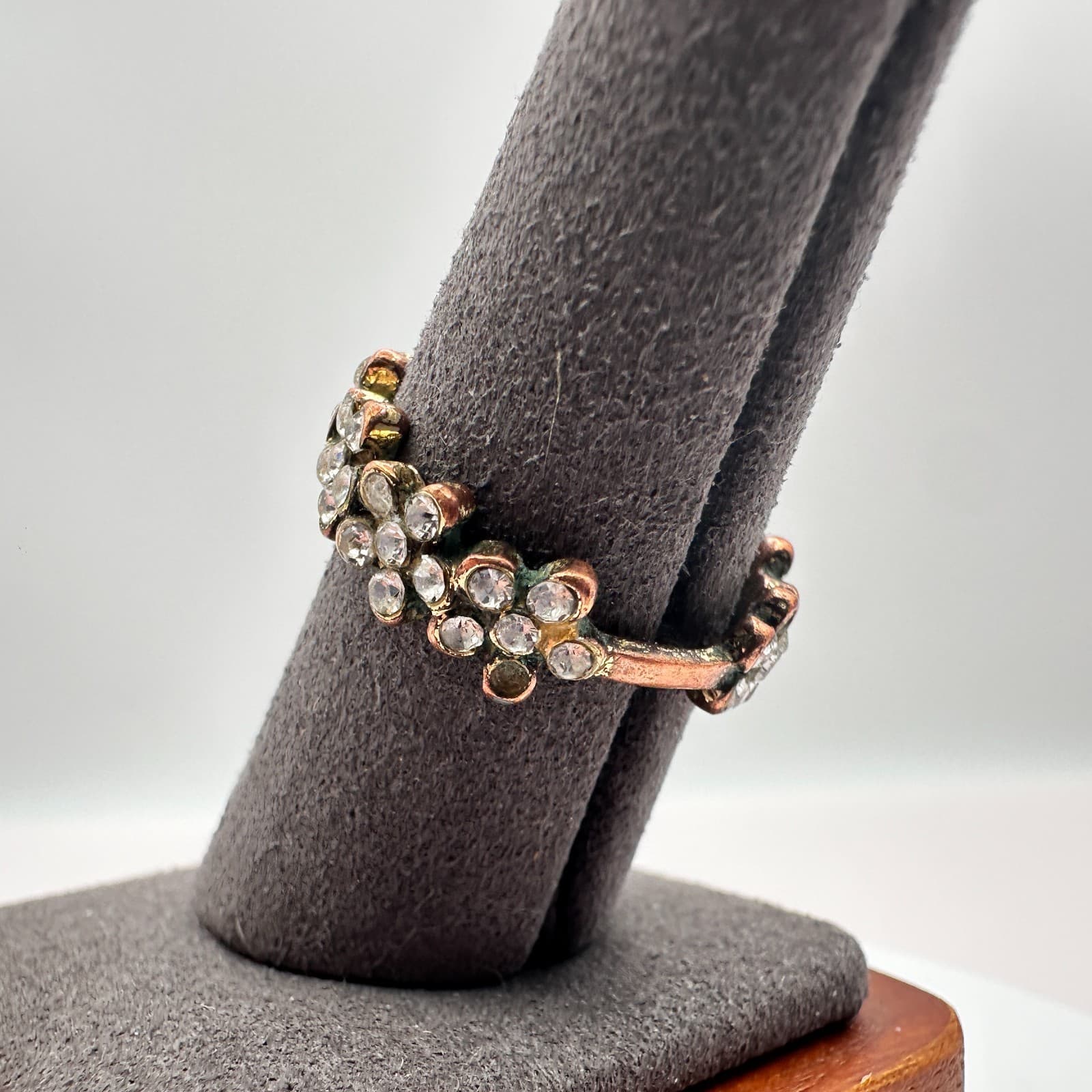 Vintage 90s Gold Tone Floral Ring Clear Rhinestone Statement Women's Jewelry Y2K - Thumbnail 5