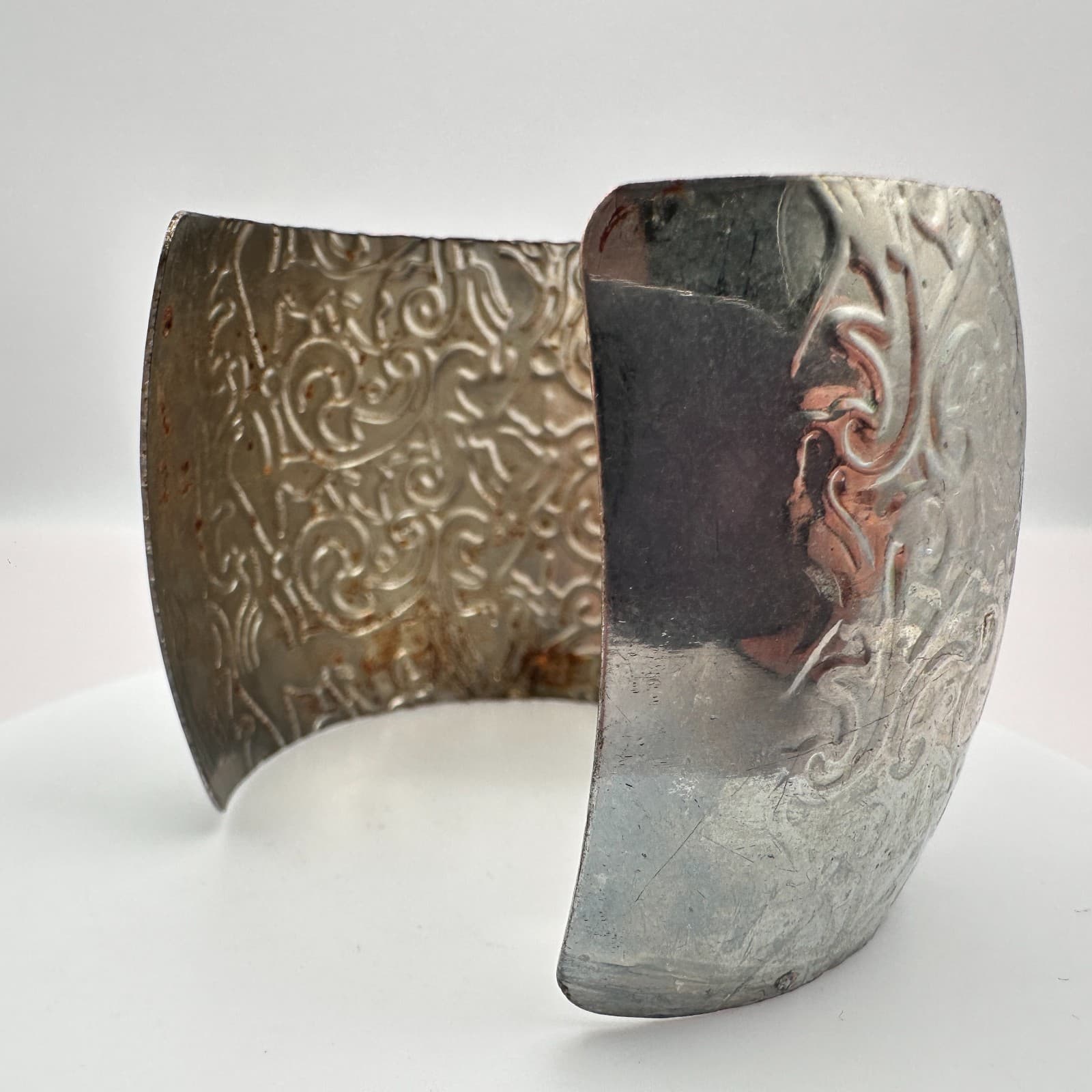 Vintage 90s Silver Tone Ornate Scroll Embossed Hand Wide Bracelet Boho Jewelry - Thumbnail 5
