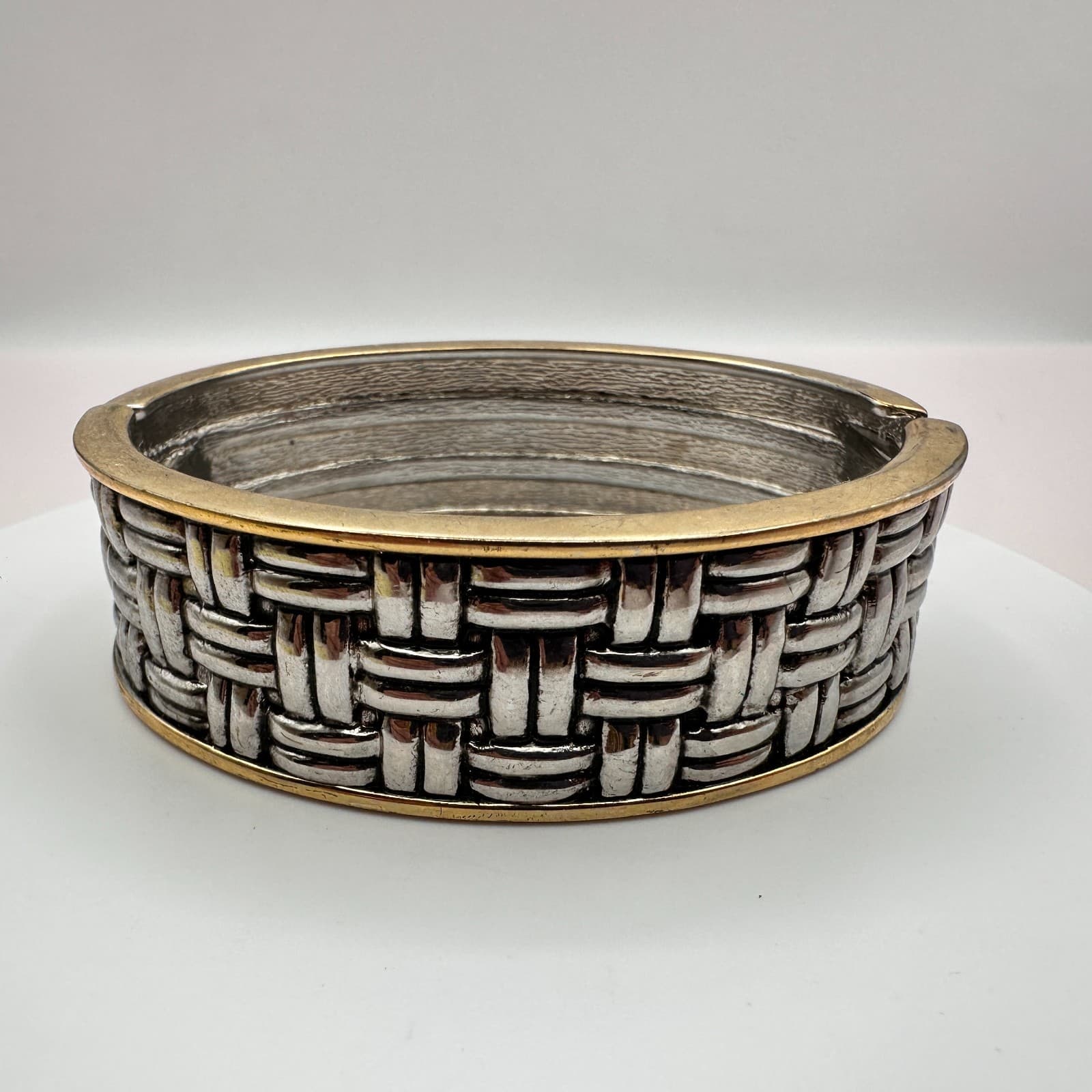 Vintage 90s Basket Weave Textured Cuff Bracelet Women's Classic Fashion Jewelry - Thumbnail 2